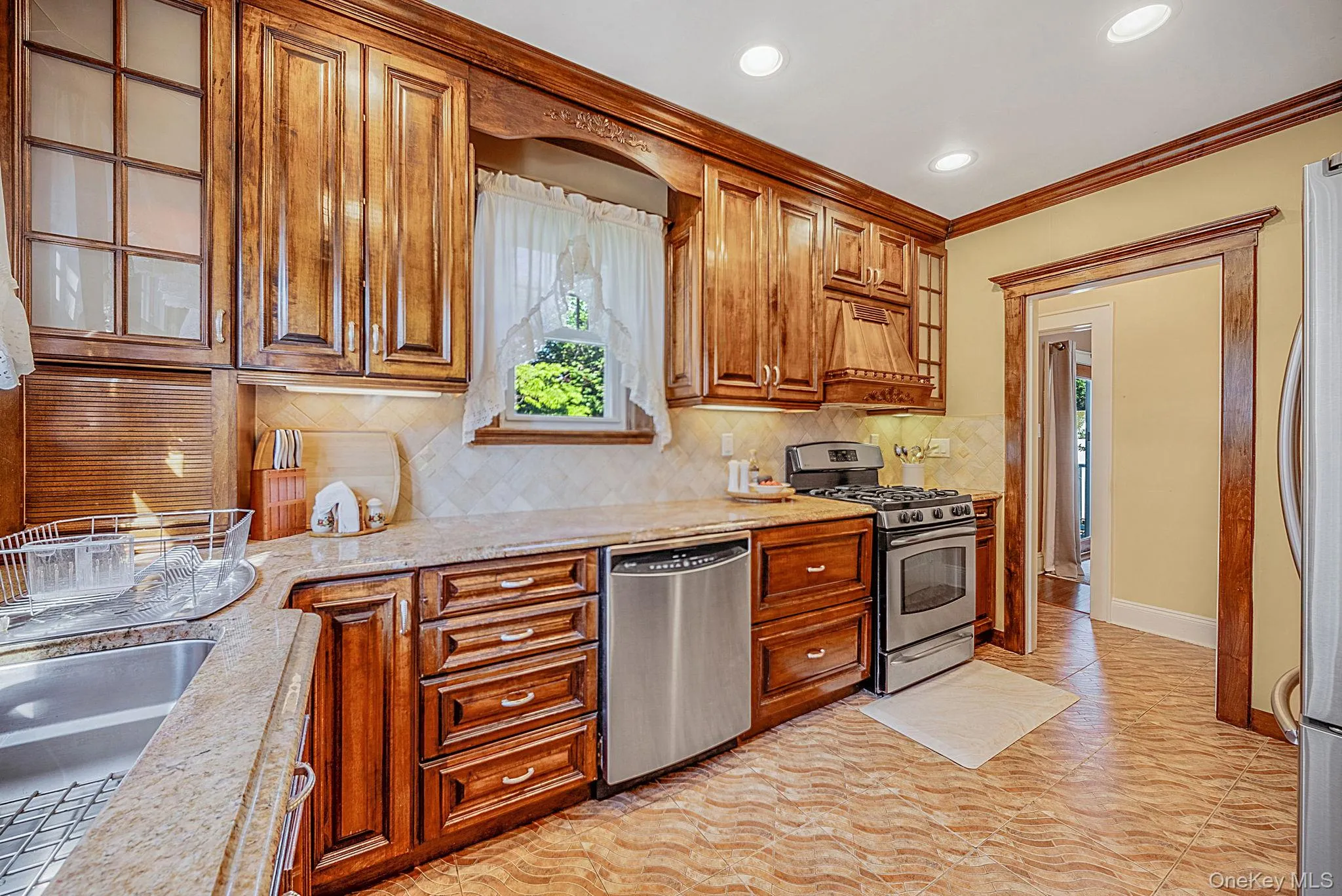27 Hilbert Street, Hempstead, NY, 3 Bedrooms Bedrooms, 9 Rooms Rooms,1 BathroomBathrooms,Residential,For Rent,Hilbert,0,1020873 27 Hilbert Street, Hempstead, NY, 3 Bedrooms Bedrooms, 9 Rooms Rooms,1 BathroomBathrooms,Residential,For Rent,Hilbert,0,1020873