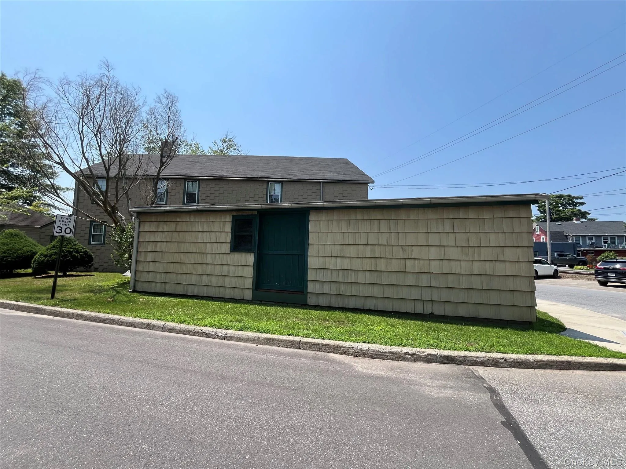 174 Railroad Avenue, Smithtown, NY, 3 Bedrooms Bedrooms, 5 Rooms Rooms,1 BathroomBathrooms,Residential,For Rent,Railroad,0,1020879 174 Railroad Avenue, Smithtown, NY, 3 Bedrooms Bedrooms, 5 Rooms Rooms,1 BathroomBathrooms,Residential,For Rent,Railroad,0,1020879