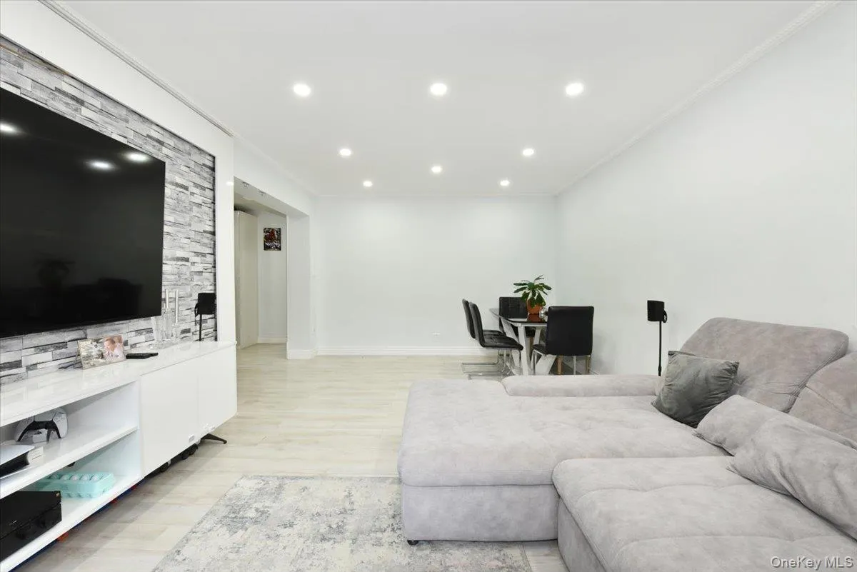 2680 19th Street, New York, NY, 2 Bedrooms Bedrooms, 4 Rooms Rooms,1 BathroomBathrooms,Residential,For Rent,19th,0,1020883 2680 19th Street, New York, NY, 2 Bedrooms Bedrooms, 4 Rooms Rooms,1 BathroomBathrooms,Residential,For Rent,19th,0,1020883