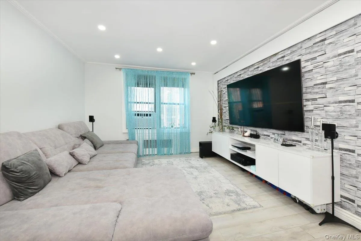 2680 19th Street, New York, NY, 2 Bedrooms Bedrooms, 4 Rooms Rooms,1 BathroomBathrooms,Residential,For Rent,19th,0,1020883 2680 19th Street, New York, NY, 2 Bedrooms Bedrooms, 4 Rooms Rooms,1 BathroomBathrooms,Residential,For Rent,19th,0,1020883
