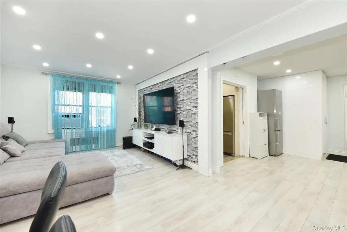 2680 19th Street, New York, NY, 2 Bedrooms Bedrooms, 4 Rooms Rooms,1 BathroomBathrooms,Residential,For Rent,19th,0,1020883 2680 19th Street, New York, NY, 2 Bedrooms Bedrooms, 4 Rooms Rooms,1 BathroomBathrooms,Residential,For Rent,19th,0,1020883
