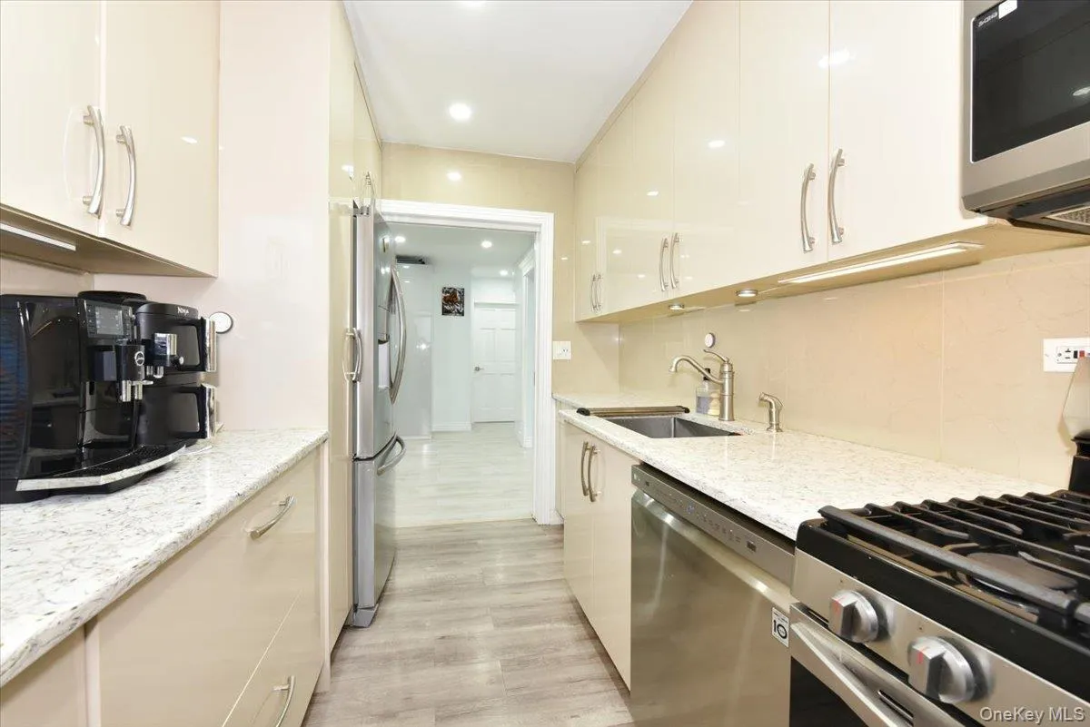2680 19th Street, New York, NY, 2 Bedrooms Bedrooms, 4 Rooms Rooms,1 BathroomBathrooms,Residential,For Rent,19th,0,1020883 2680 19th Street, New York, NY, 2 Bedrooms Bedrooms, 4 Rooms Rooms,1 BathroomBathrooms,Residential,For Rent,19th,0,1020883