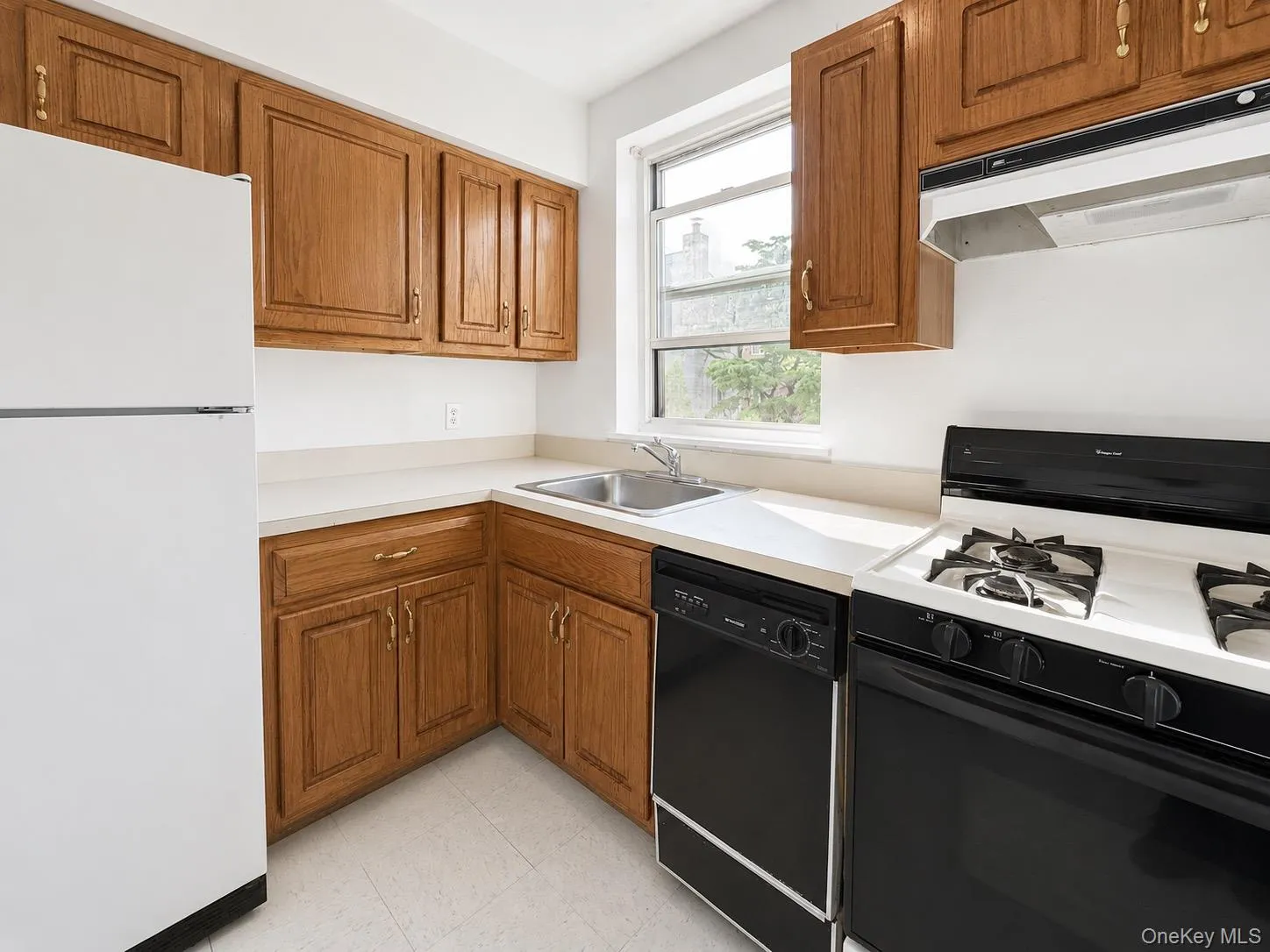 204-07 36th Avenue, New York, NY, 1 Bedroom Bedrooms, 4 Rooms Rooms,1 BathroomBathrooms,Residential,For Rent,36th,0,1020886 204-07 36th Avenue, New York, NY, 1 Bedroom Bedrooms, 4 Rooms Rooms,1 BathroomBathrooms,Residential,For Rent,36th,0,1020886