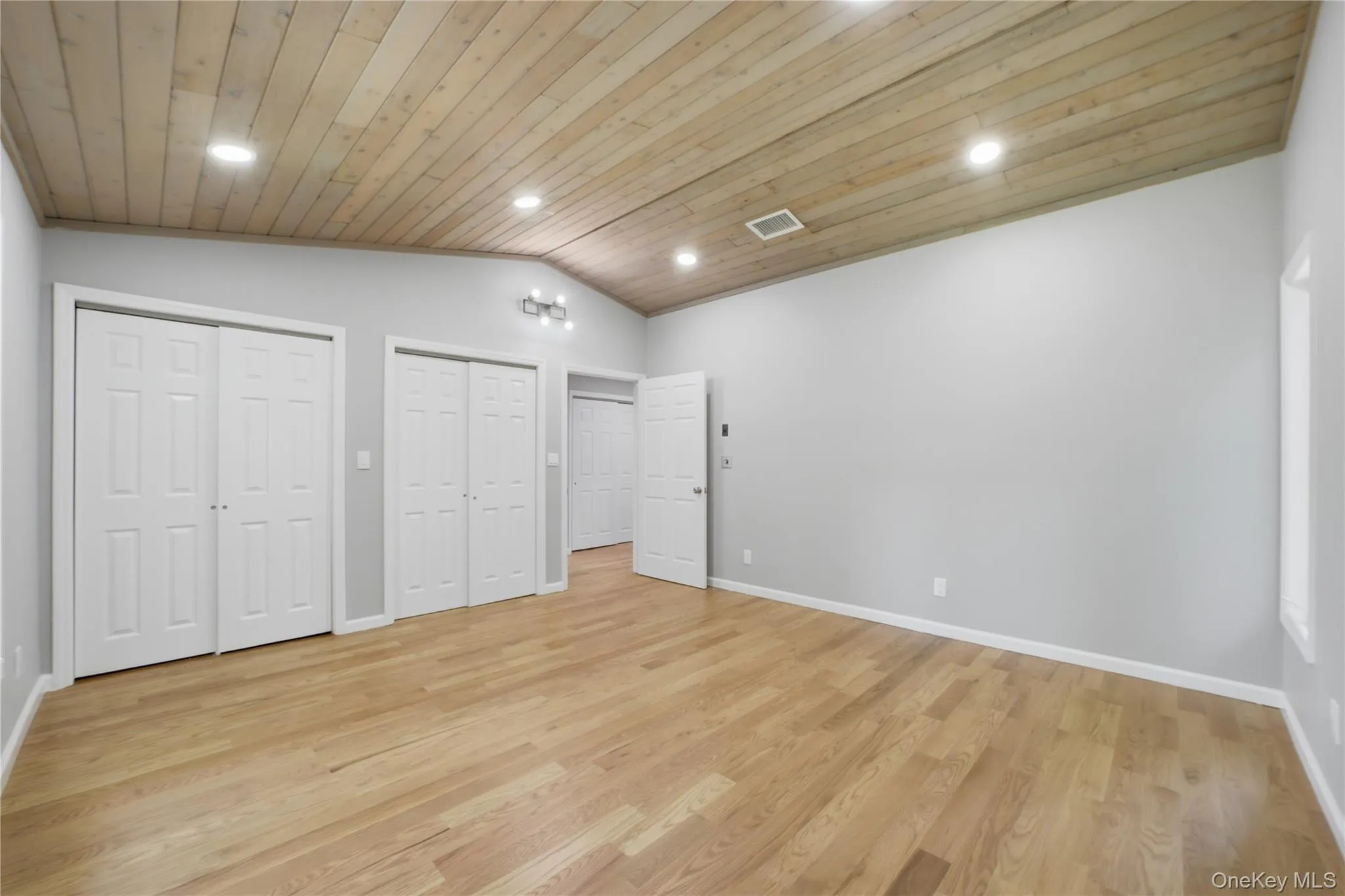 2nd bedroom, top floor 2nd bedroom, top floor