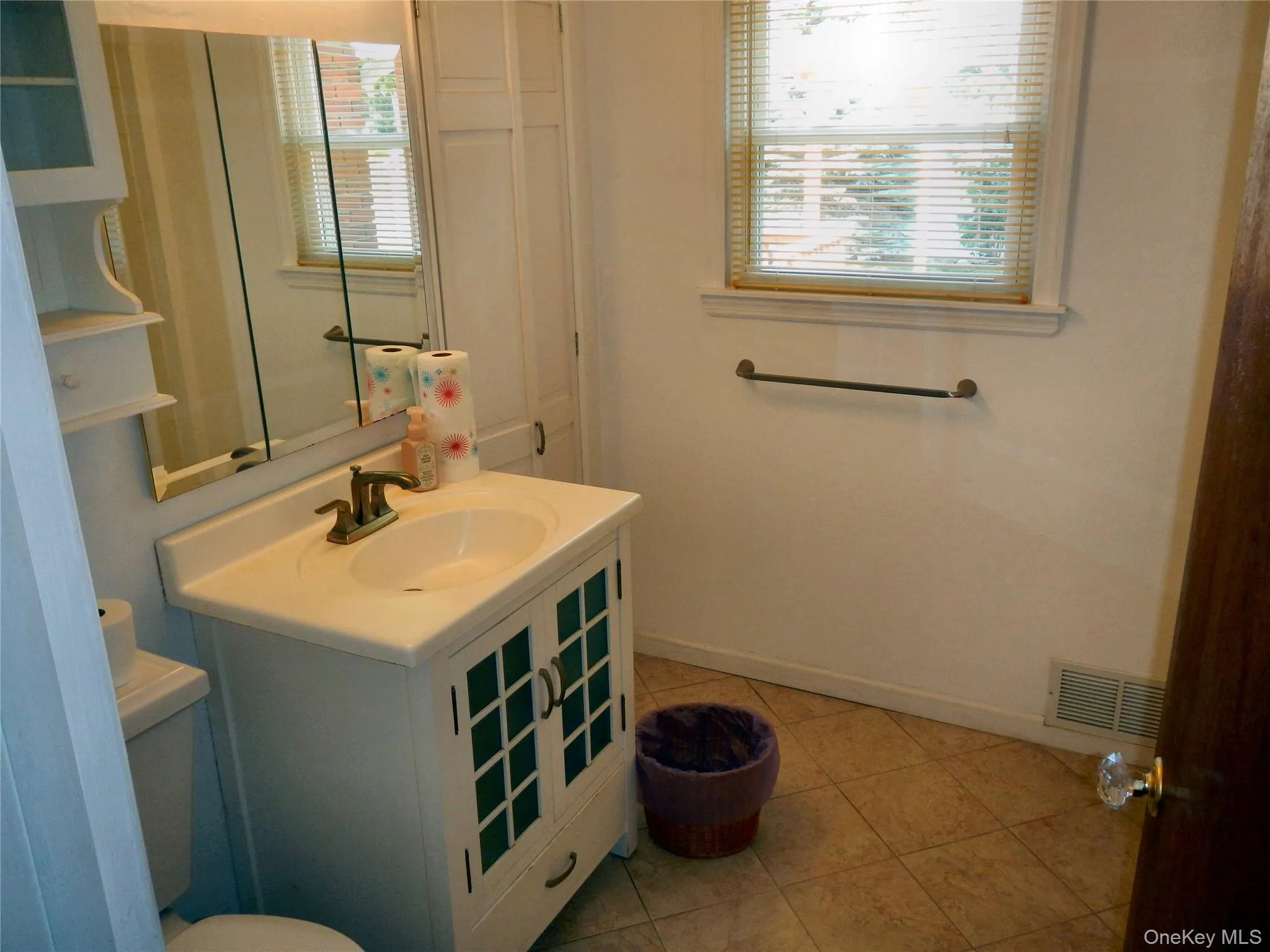 Bathroom Bathroom