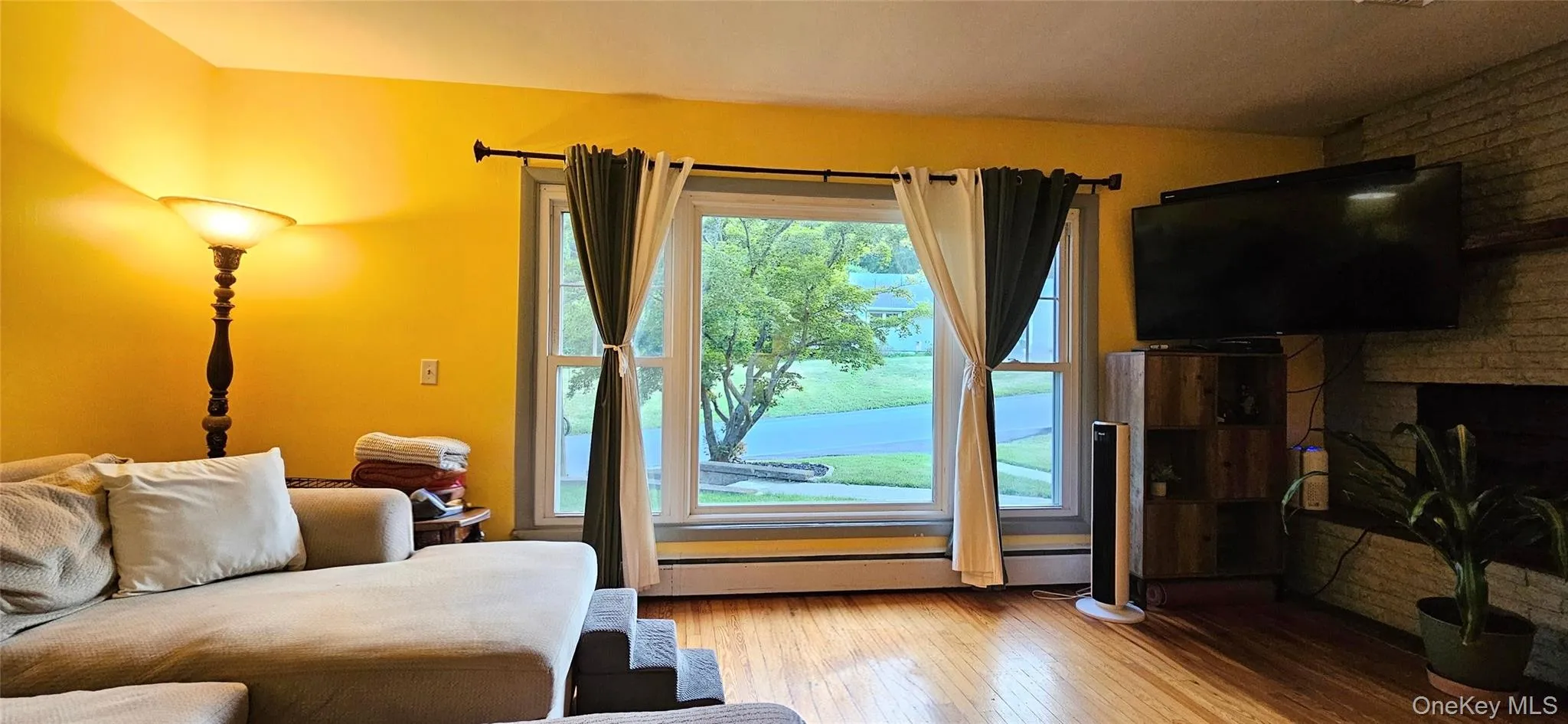 26 Reservoir Road, Lloyd, New York 12528, 3 Bedrooms Bedrooms, 9 Rooms Rooms,2 BathroomsBathrooms,Residential,For Rent,Reservoir,0,1020902 26 Reservoir Road, Lloyd, New York 12528, 3 Bedrooms Bedrooms, 9 Rooms Rooms,2 BathroomsBathrooms,Residential,For Rent,Reservoir,0,1020902