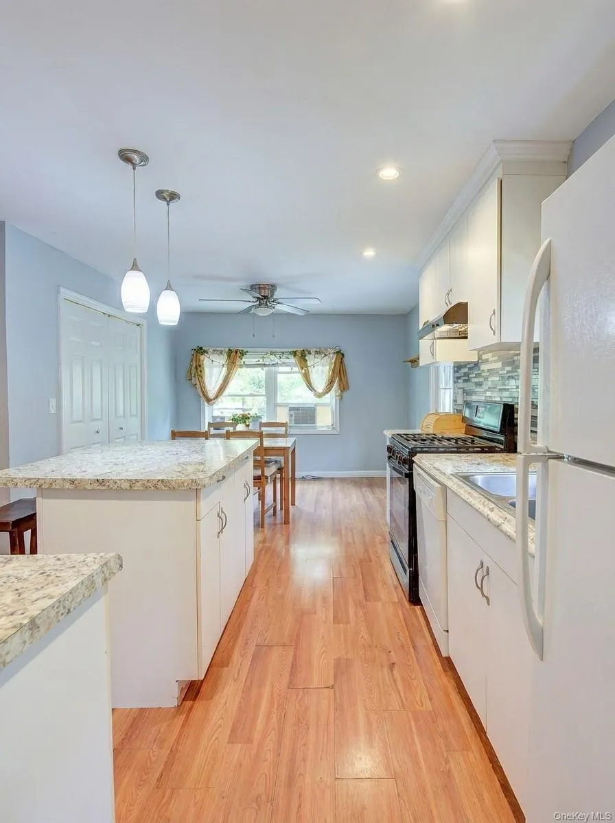 8 Carl Place, Cornwall, NY, 3 Bedrooms Bedrooms, 6 Rooms Rooms,1 BathroomBathrooms,Residential Lease,For Rent,Carl,0,1020916 8 Carl Place, Cornwall, NY, 3 Bedrooms Bedrooms, 6 Rooms Rooms,1 BathroomBathrooms,Residential Lease,For Rent,Carl,0,1020916