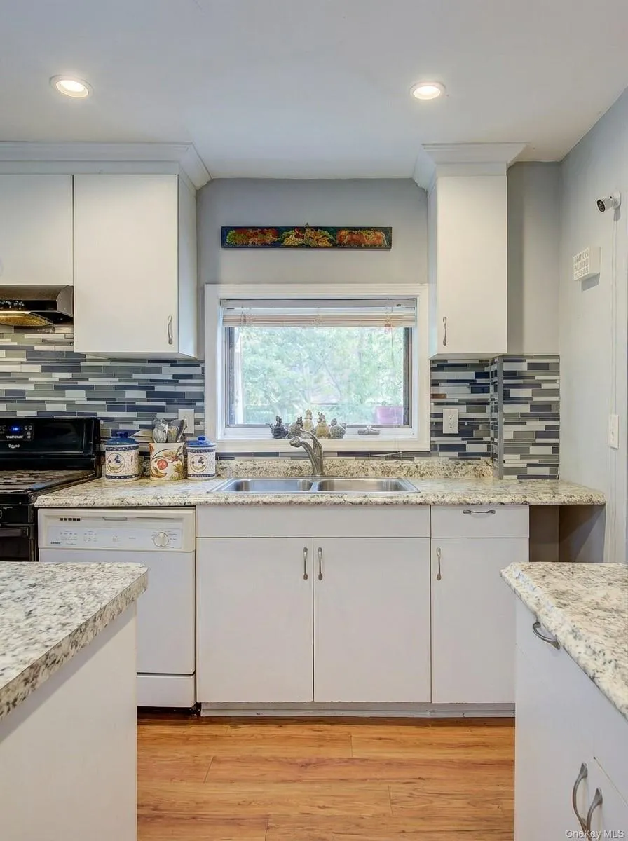 8 Carl Place, Cornwall, NY, 3 Bedrooms Bedrooms, 6 Rooms Rooms,1 BathroomBathrooms,Residential Lease,For Rent,Carl,0,1020916 8 Carl Place, Cornwall, NY, 3 Bedrooms Bedrooms, 6 Rooms Rooms,1 BathroomBathrooms,Residential Lease,For Rent,Carl,0,1020916