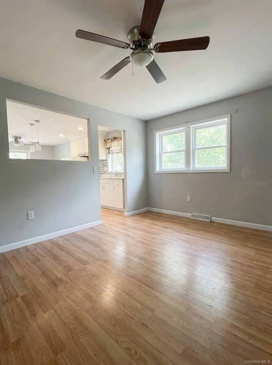 8 Carl Place, Cornwall, NY, 3 Bedrooms Bedrooms, 6 Rooms Rooms,1 BathroomBathrooms,Residential Lease,For Rent,Carl,0,1020916 8 Carl Place, Cornwall, NY, 3 Bedrooms Bedrooms, 6 Rooms Rooms,1 BathroomBathrooms,Residential Lease,For Rent,Carl,0,1020916