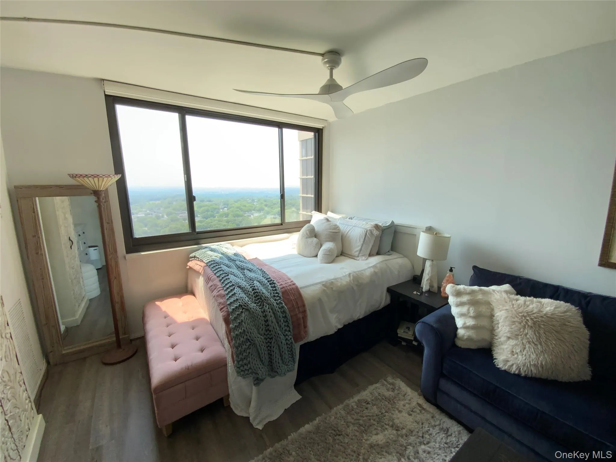26910 Grand Central Parkway, New York, NY, 3 Rooms Rooms,1 BathroomBathrooms,Residential,For Rent,Grand Central,0,1020917 26910 Grand Central Parkway, New York, NY, 3 Rooms Rooms,1 BathroomBathrooms,Residential,For Rent,Grand Central,0,1020917