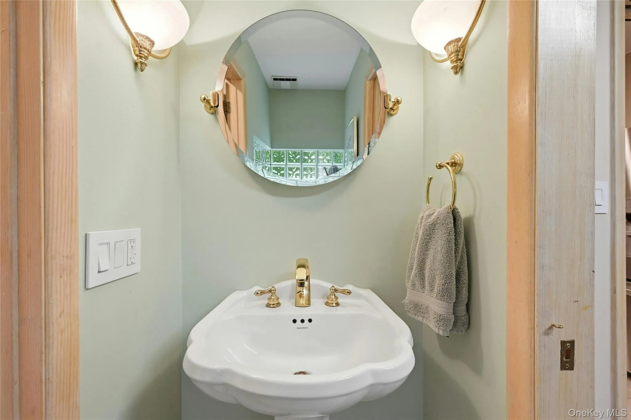 18 Nicole Court, Brookhaven, NY, 3 Bedrooms Bedrooms, 7 Rooms Rooms,2 BathroomsBathrooms,Residential,For Rent,Nicole,0,1020918 18 Nicole Court, Brookhaven, NY, 3 Bedrooms Bedrooms, 7 Rooms Rooms,2 BathroomsBathrooms,Residential,For Rent,Nicole,0,1020918