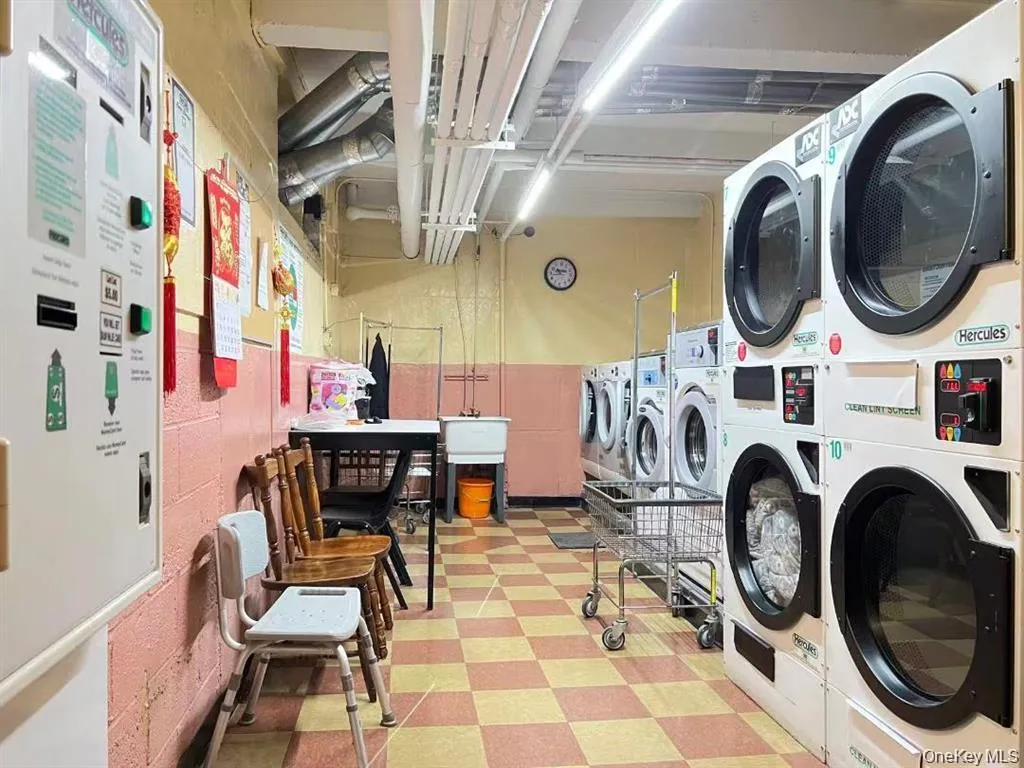 38-15 149 Street, New York, NY, 1 Bedroom Bedrooms, 4 Rooms Rooms,1 BathroomBathrooms,Residential,For Rent,149,0,1020925 38-15 149 Street, New York, NY, 1 Bedroom Bedrooms, 4 Rooms Rooms,1 BathroomBathrooms,Residential,For Rent,149,0,1020925