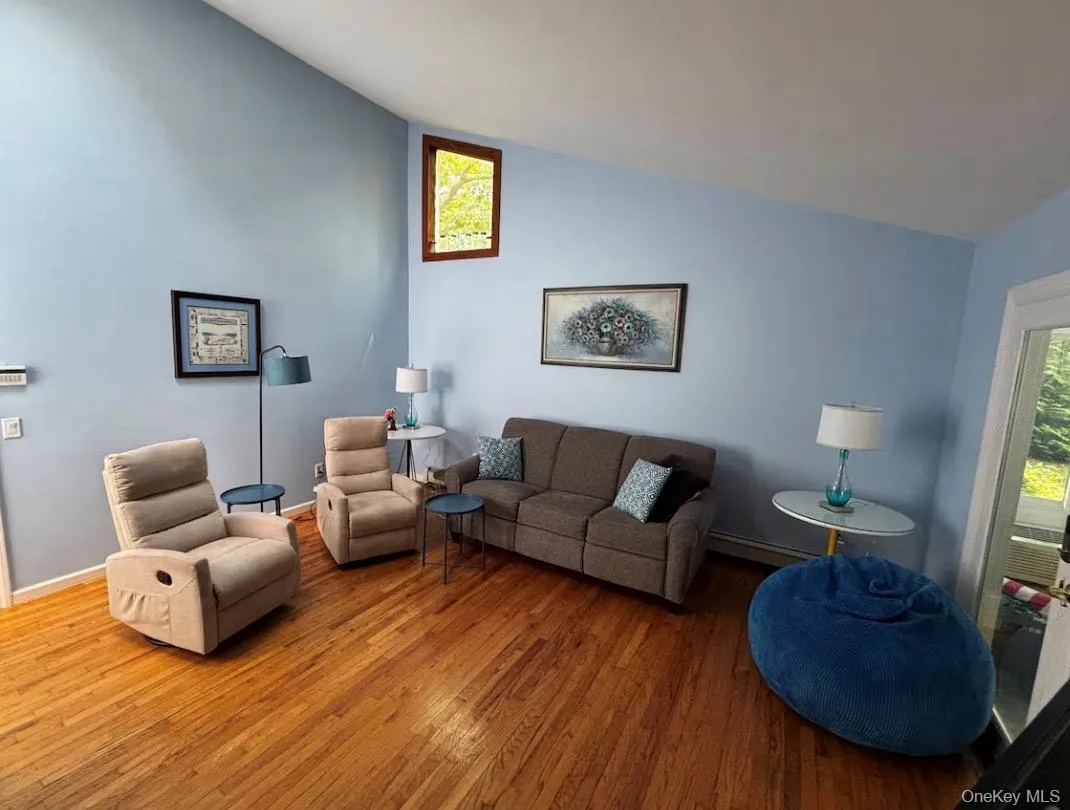 17 Columbine Avenue, Southampton, NY, 4 Bedrooms Bedrooms, 11 Rooms Rooms,3 BathroomsBathrooms,Residential Lease,For Rent,Columbine,0,1020927 17 Columbine Avenue, Southampton, NY, 4 Bedrooms Bedrooms, 11 Rooms Rooms,3 BathroomsBathrooms,Residential Lease,For Rent,Columbine,0,1020927