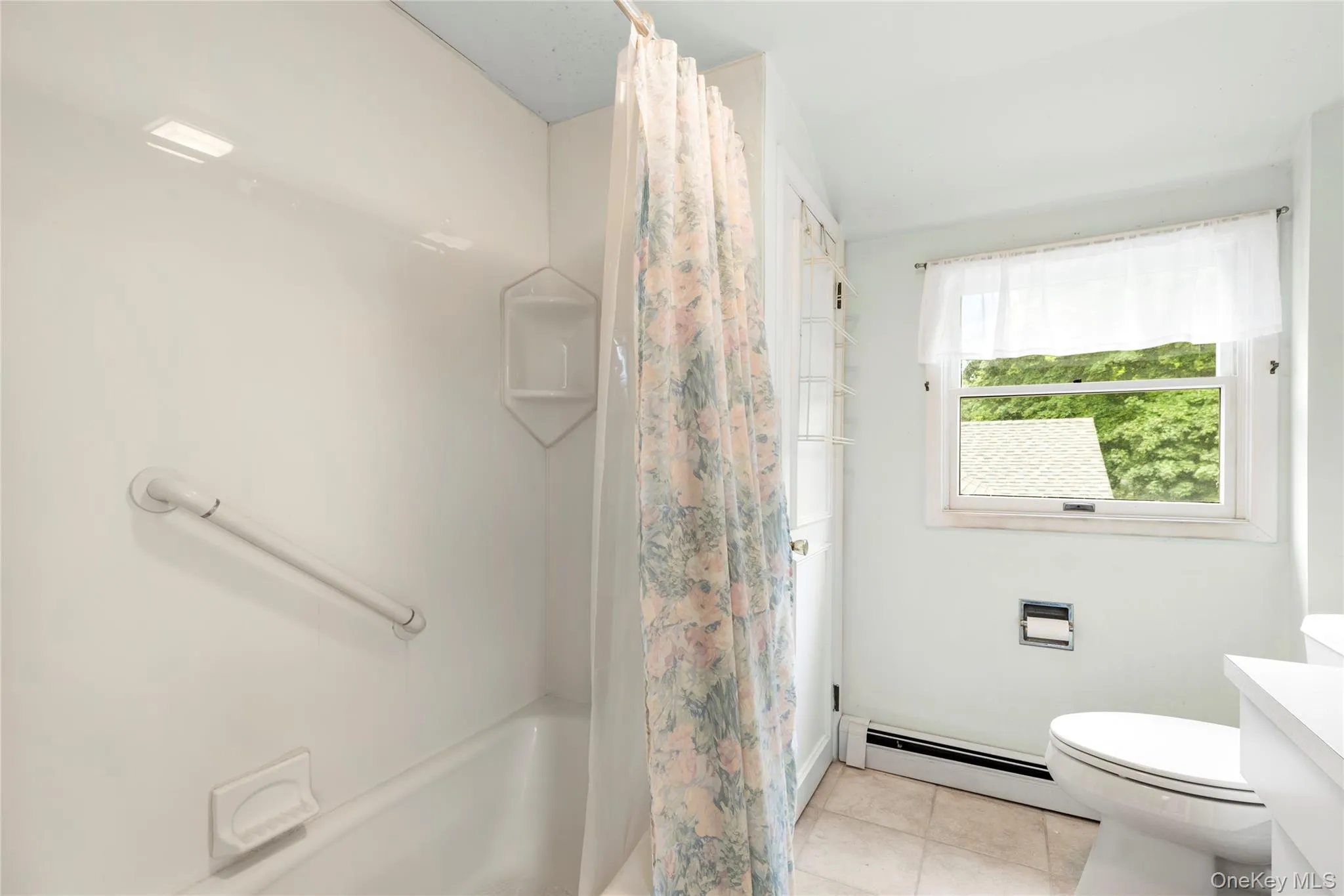 2725 Skunk Lane, Southold, NY, 3 Bedrooms Bedrooms, 7 Rooms Rooms,2 BathroomsBathrooms,Residential,For Rent,Skunk,0,1020932 2725 Skunk Lane, Southold, NY, 3 Bedrooms Bedrooms, 7 Rooms Rooms,2 BathroomsBathrooms,Residential,For Rent,Skunk,0,1020932