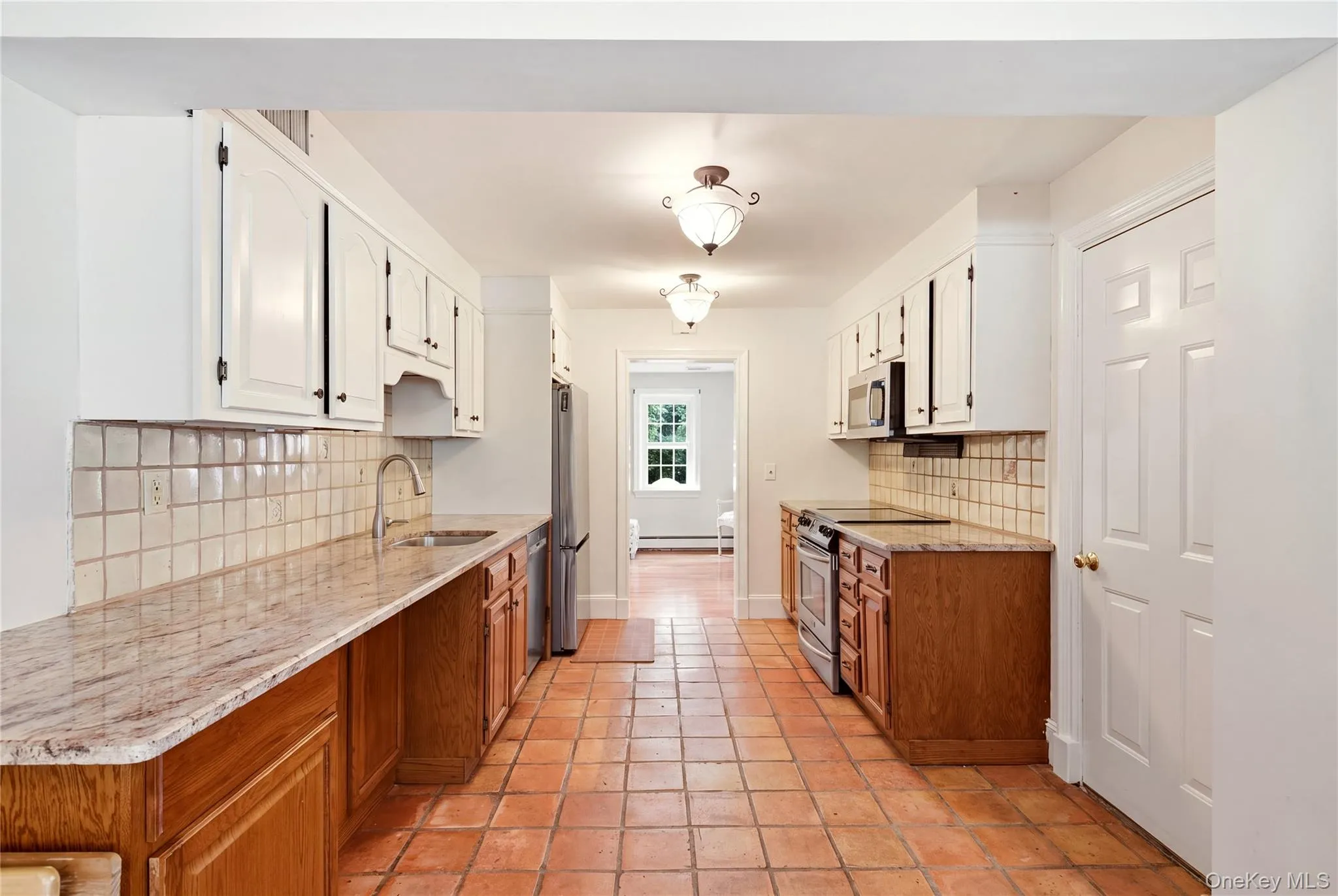 Alternative kitchen view Alternative kitchen view
