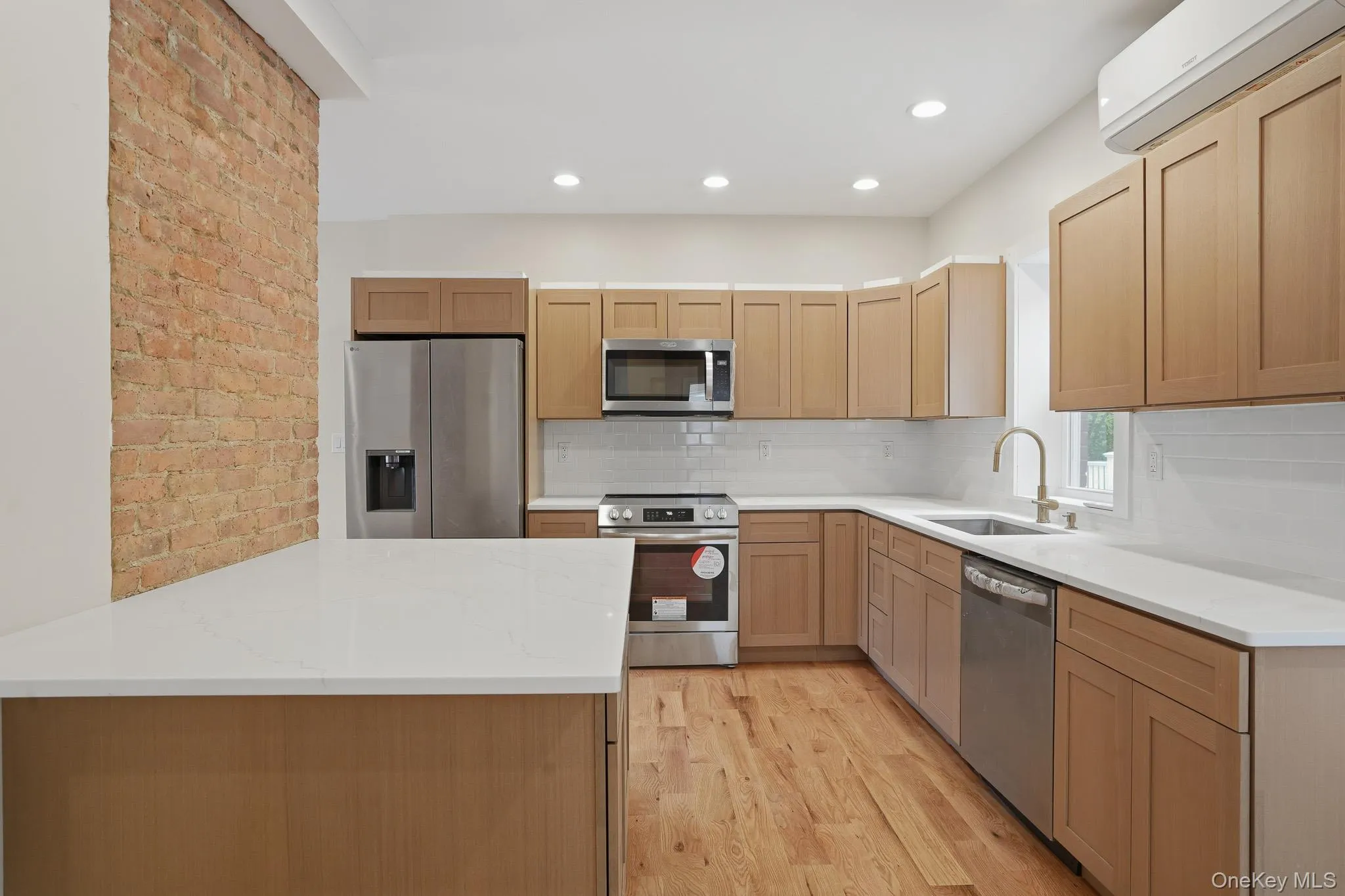 10 Robinson Street, Beacon, NY, 3 Bedrooms Bedrooms, 10 Rooms Rooms,3 BathroomsBathrooms,Residential,For Rent,Robinson,0,1020939 10 Robinson Street, Beacon, NY, 3 Bedrooms Bedrooms, 10 Rooms Rooms,3 BathroomsBathrooms,Residential,For Rent,Robinson,0,1020939
