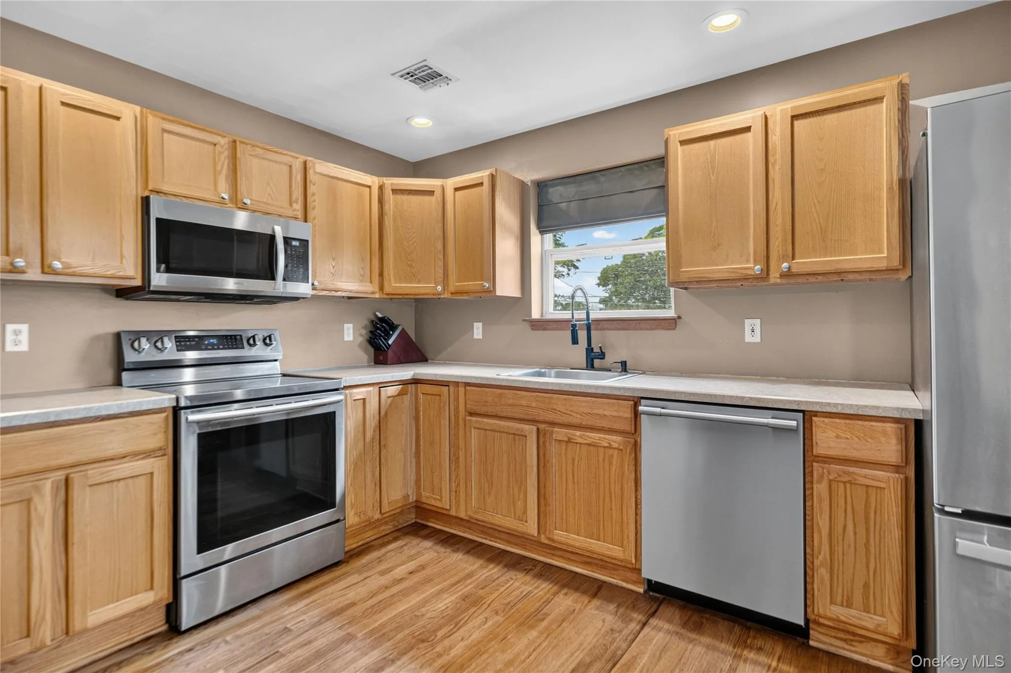 62 Lombardy Drive, Brookhaven, NY, 3 Bedrooms Bedrooms, 7 Rooms Rooms,1 BathroomBathrooms,Residential,For Rent,Lombardy,0,1020948 62 Lombardy Drive, Brookhaven, NY, 3 Bedrooms Bedrooms, 7 Rooms Rooms,1 BathroomBathrooms,Residential,For Rent,Lombardy,0,1020948