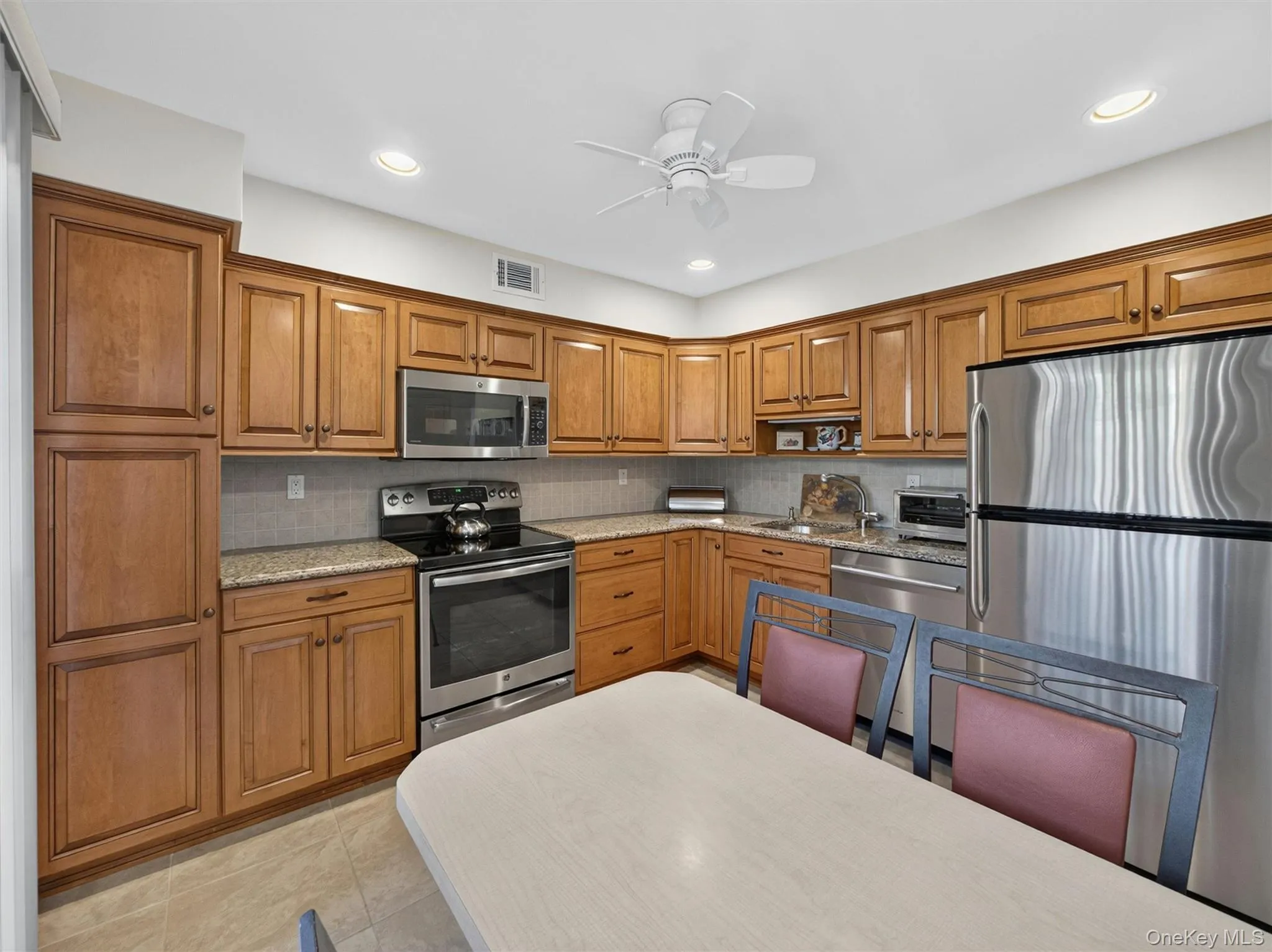 45 Heritage Drive, Clarkstown, NY, 2 Bedrooms Bedrooms, 6 Rooms Rooms,2 BathroomsBathrooms,Residential,For Rent,Heritage,0,1020950 45 Heritage Drive, Clarkstown, NY, 2 Bedrooms Bedrooms, 6 Rooms Rooms,2 BathroomsBathrooms,Residential,For Rent,Heritage,0,1020950