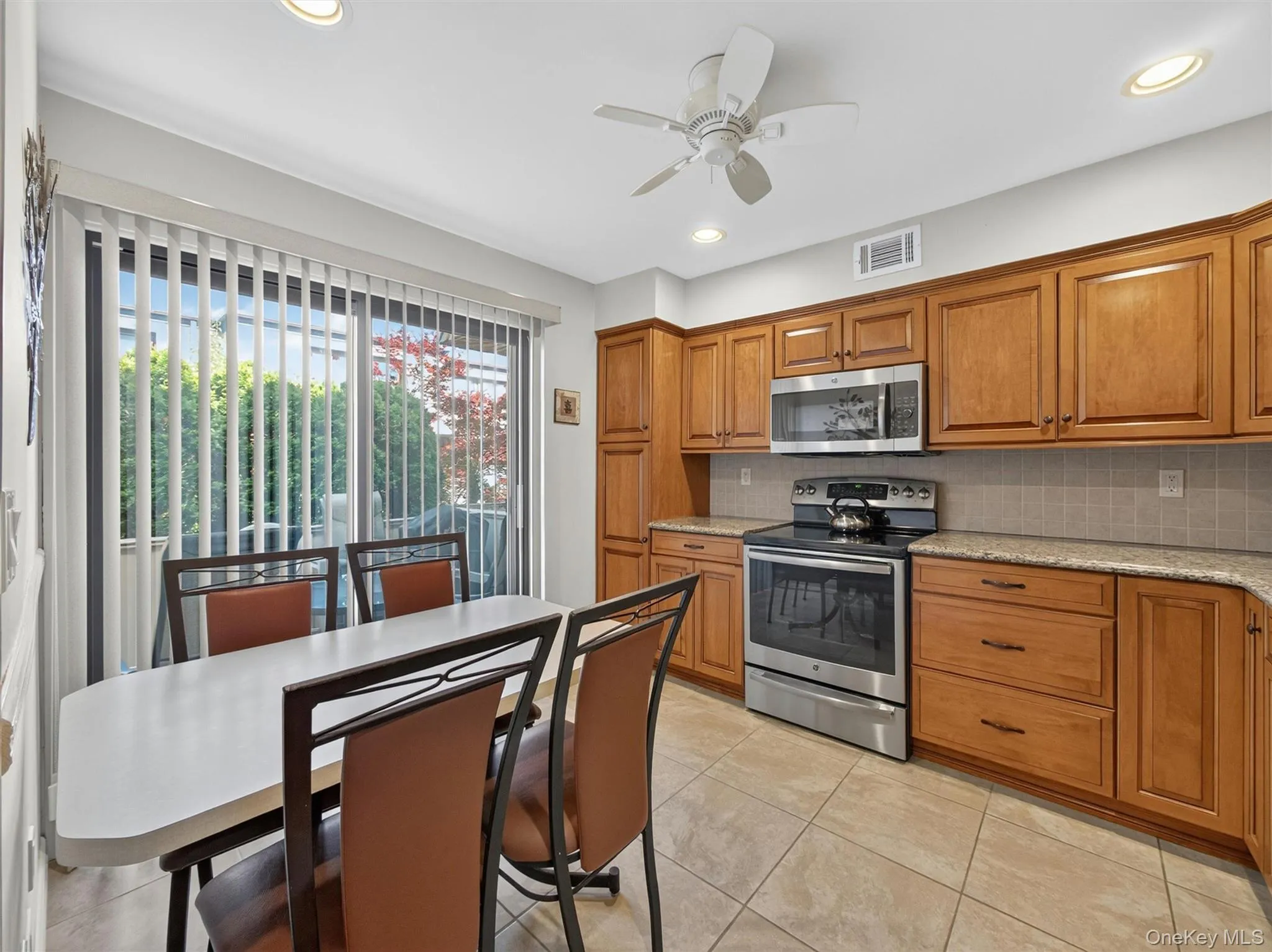 45 Heritage Drive, Clarkstown, NY, 2 Bedrooms Bedrooms, 6 Rooms Rooms,2 BathroomsBathrooms,Residential,For Rent,Heritage,0,1020950 45 Heritage Drive, Clarkstown, NY, 2 Bedrooms Bedrooms, 6 Rooms Rooms,2 BathroomsBathrooms,Residential,For Rent,Heritage,0,1020950