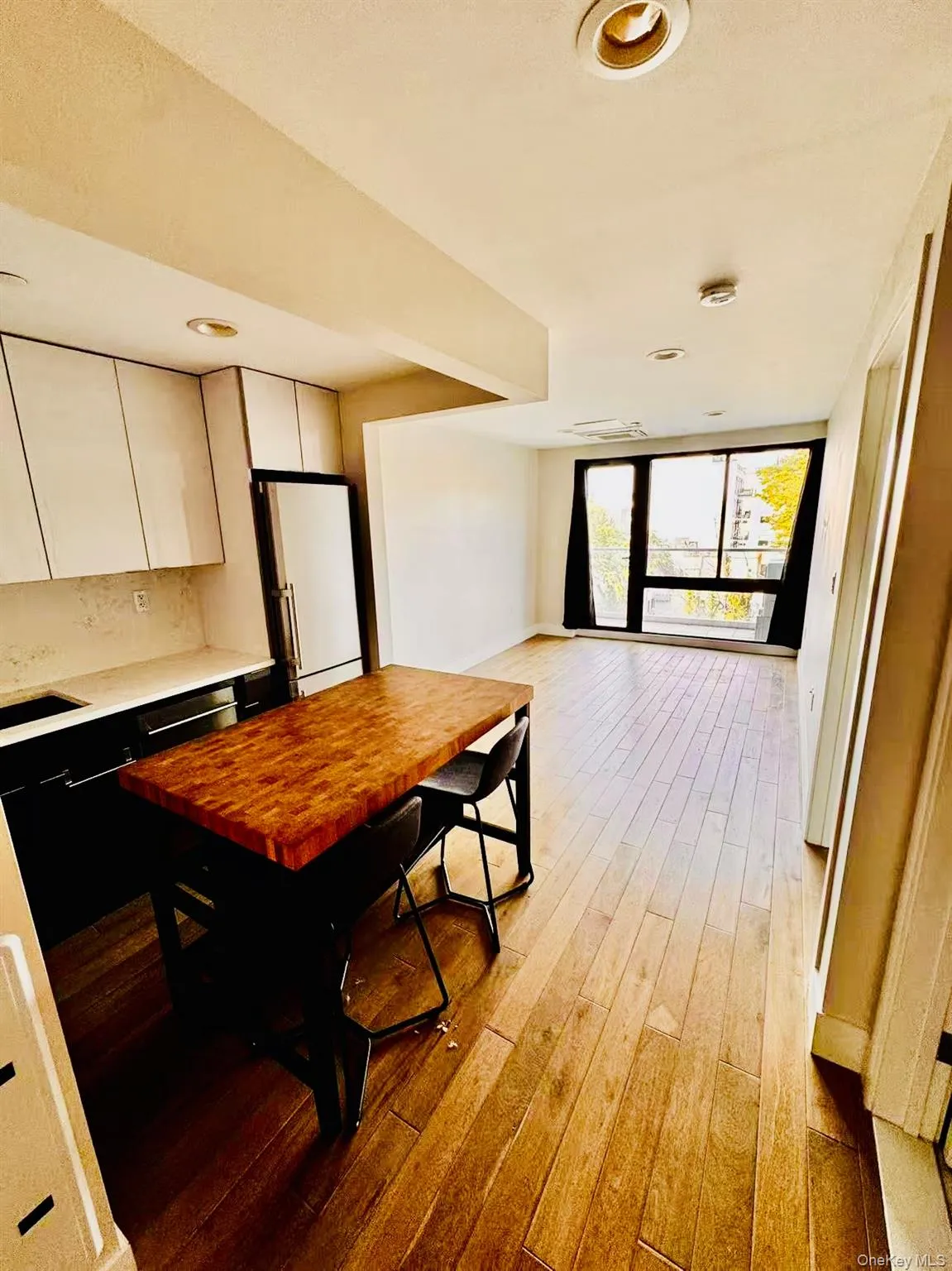 27-05 41st Avenue, New York, NY, 1 Bedroom Bedrooms, 3 Rooms Rooms,1 BathroomBathrooms,Residential,For Rent,41st,0,1020951 27-05 41st Avenue, New York, NY, 1 Bedroom Bedrooms, 3 Rooms Rooms,1 BathroomBathrooms,Residential,For Rent,41st,0,1020951