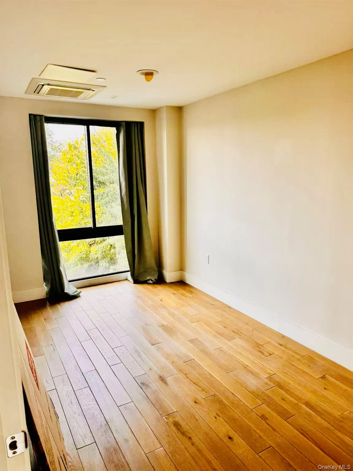 27-05 41st Avenue, New York, NY, 1 Bedroom Bedrooms, 3 Rooms Rooms,1 BathroomBathrooms,Residential,For Rent,41st,0,1020951 27-05 41st Avenue, New York, NY, 1 Bedroom Bedrooms, 3 Rooms Rooms,1 BathroomBathrooms,Residential,For Rent,41st,0,1020951