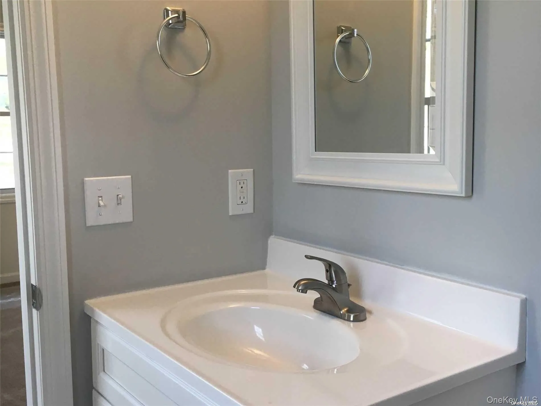 8 Melville Road, Huntington, NY, 4 Bedrooms Bedrooms, 7 Rooms Rooms,2 BathroomsBathrooms,Residential Lease,For Rent,Melville,0,1020952 8 Melville Road, Huntington, NY, 4 Bedrooms Bedrooms, 7 Rooms Rooms,2 BathroomsBathrooms,Residential Lease,For Rent,Melville,0,1020952