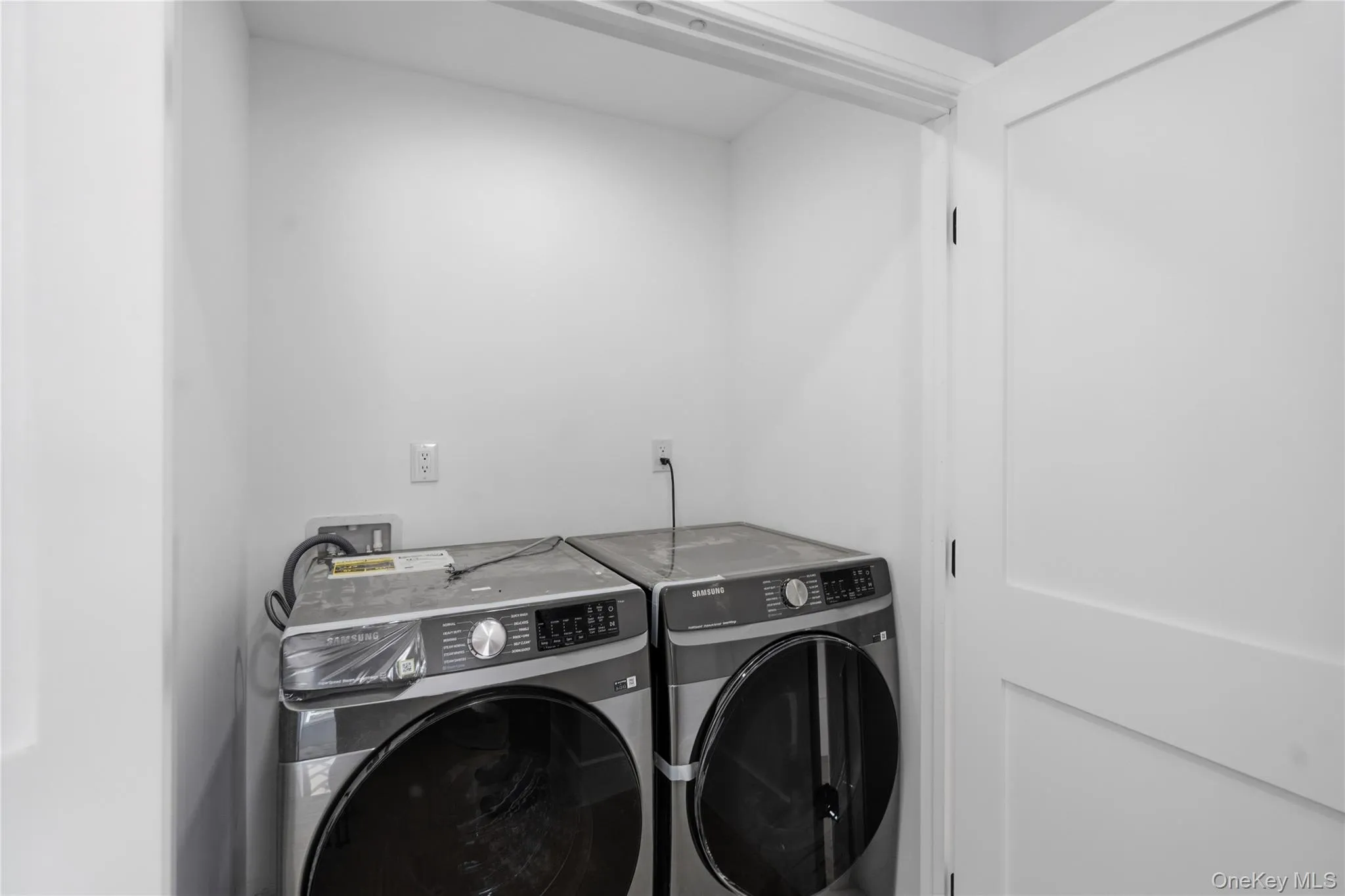 145 Bethpage Road, Oyster Bay, NY, 5 Bedrooms Bedrooms, 10 Rooms Rooms,5 BathroomsBathrooms,Residential,For Rent,Bethpage,0,1020956 145 Bethpage Road, Oyster Bay, NY, 5 Bedrooms Bedrooms, 10 Rooms Rooms,5 BathroomsBathrooms,Residential,For Rent,Bethpage,0,1020956