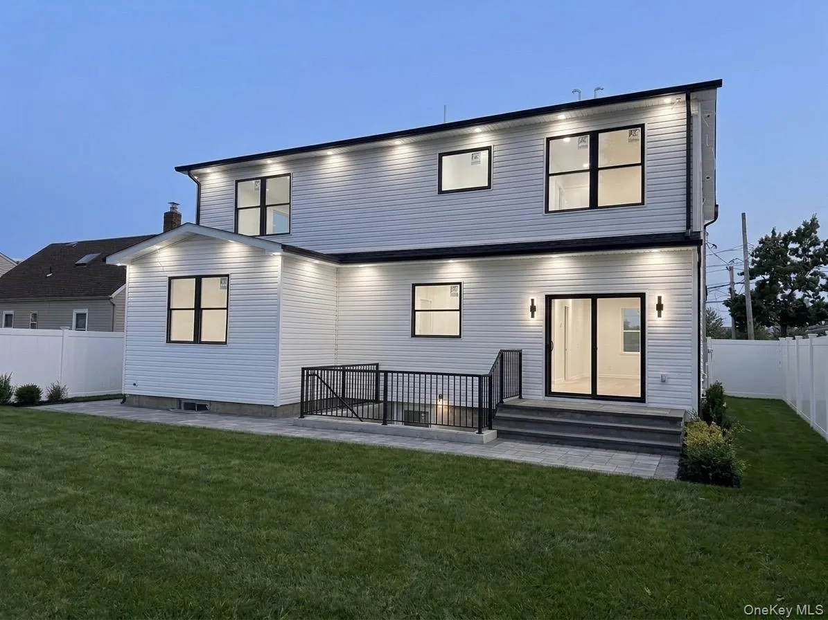 145 Bethpage Road, Oyster Bay, NY, 5 Bedrooms Bedrooms, 10 Rooms Rooms,5 BathroomsBathrooms,Residential,For Rent,Bethpage,0,1020956 145 Bethpage Road, Oyster Bay, NY, 5 Bedrooms Bedrooms, 10 Rooms Rooms,5 BathroomsBathrooms,Residential,For Rent,Bethpage,0,1020956