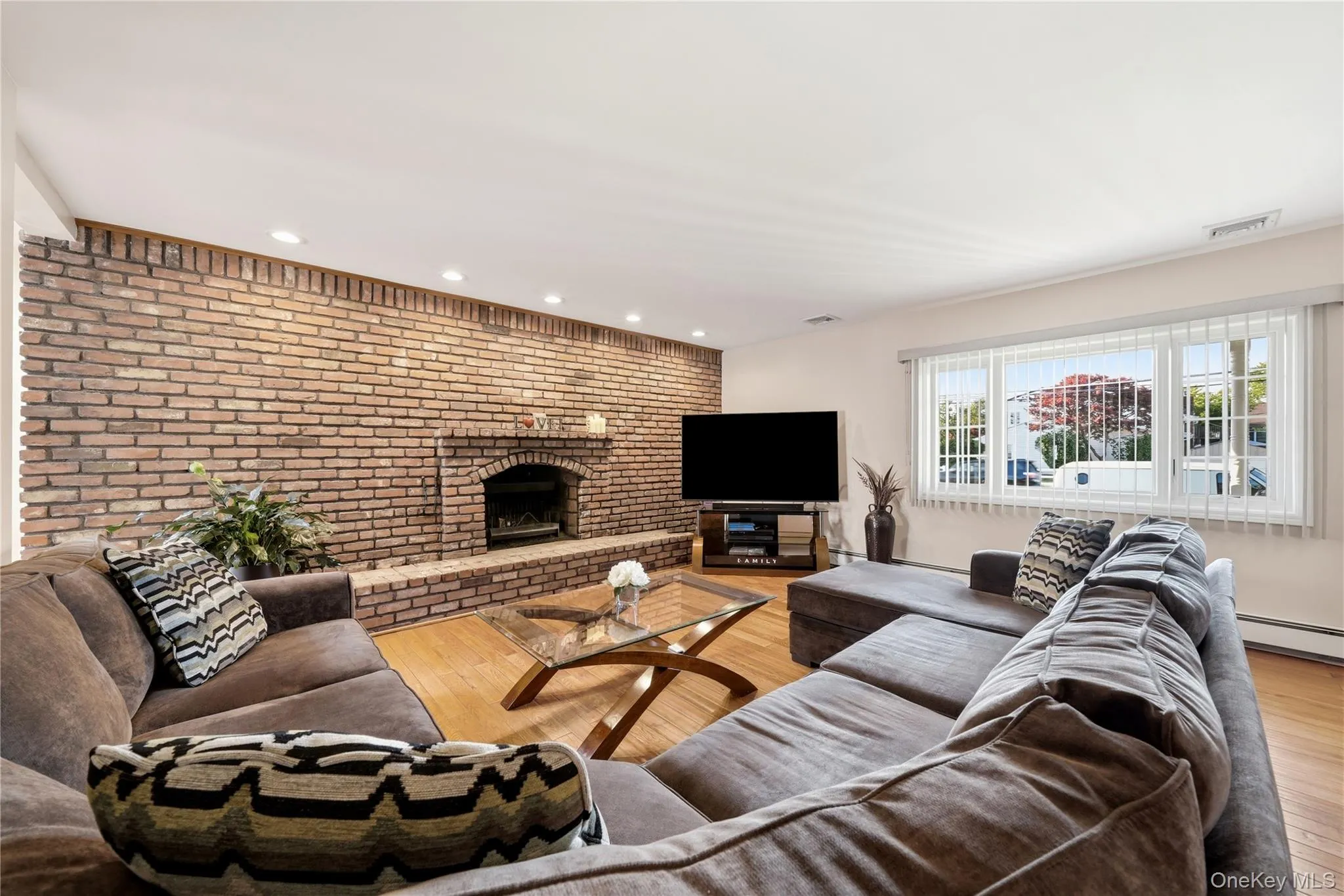 364 Boundary Avenue, Oyster Bay, NY, 4 Bedrooms Bedrooms, 7 Rooms Rooms,2 BathroomsBathrooms,Residential,For Rent,Boundary,0,1020957 364 Boundary Avenue, Oyster Bay, NY, 4 Bedrooms Bedrooms, 7 Rooms Rooms,2 BathroomsBathrooms,Residential,For Rent,Boundary,0,1020957
