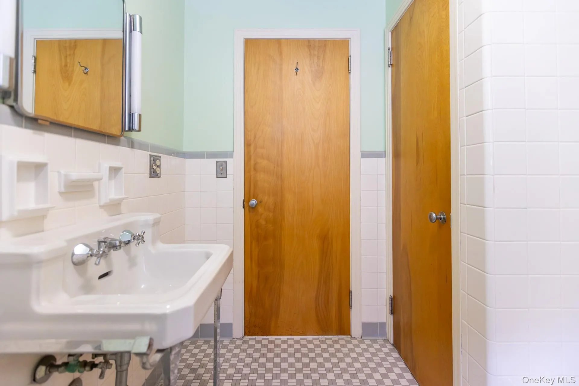 10 Degarmo Place, Poughkeepsie, NY, 3 Bedrooms Bedrooms, 6 Rooms Rooms,2 BathroomsBathrooms,Residential,For Rent,Degarmo,0,1020961 10 Degarmo Place, Poughkeepsie, NY, 3 Bedrooms Bedrooms, 6 Rooms Rooms,2 BathroomsBathrooms,Residential,For Rent,Degarmo,0,1020961