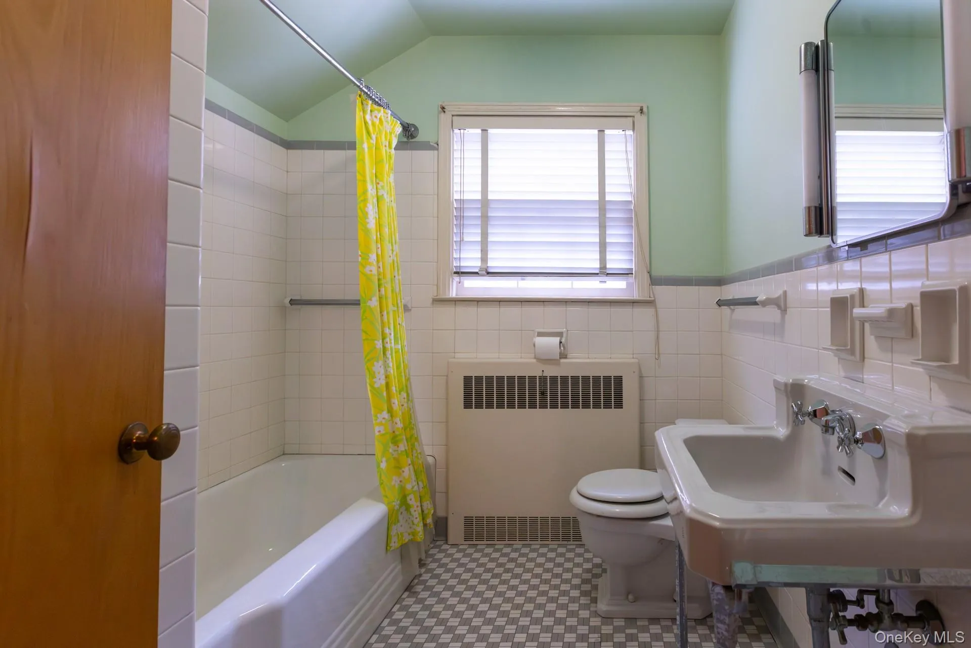 10 Degarmo Place, Poughkeepsie, NY, 3 Bedrooms Bedrooms, 6 Rooms Rooms,2 BathroomsBathrooms,Residential,For Rent,Degarmo,0,1020961 10 Degarmo Place, Poughkeepsie, NY, 3 Bedrooms Bedrooms, 6 Rooms Rooms,2 BathroomsBathrooms,Residential,For Rent,Degarmo,0,1020961
