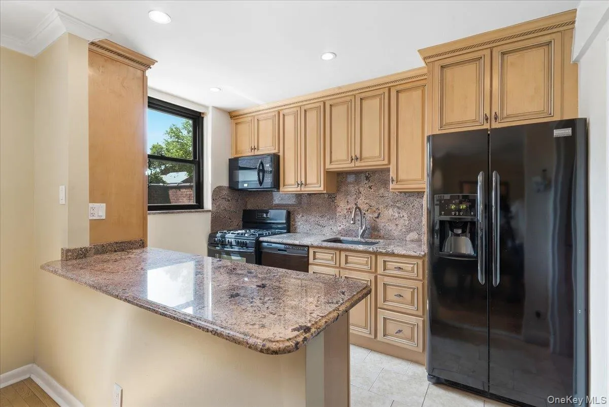 86-22 155th, New York, NY, 2 Bedrooms Bedrooms, 5 Rooms Rooms,1 BathroomBathrooms,Residential,For Rent,155th,0,1020971 86-22 155th, New York, NY, 2 Bedrooms Bedrooms, 5 Rooms Rooms,1 BathroomBathrooms,Residential,For Rent,155th,0,1020971