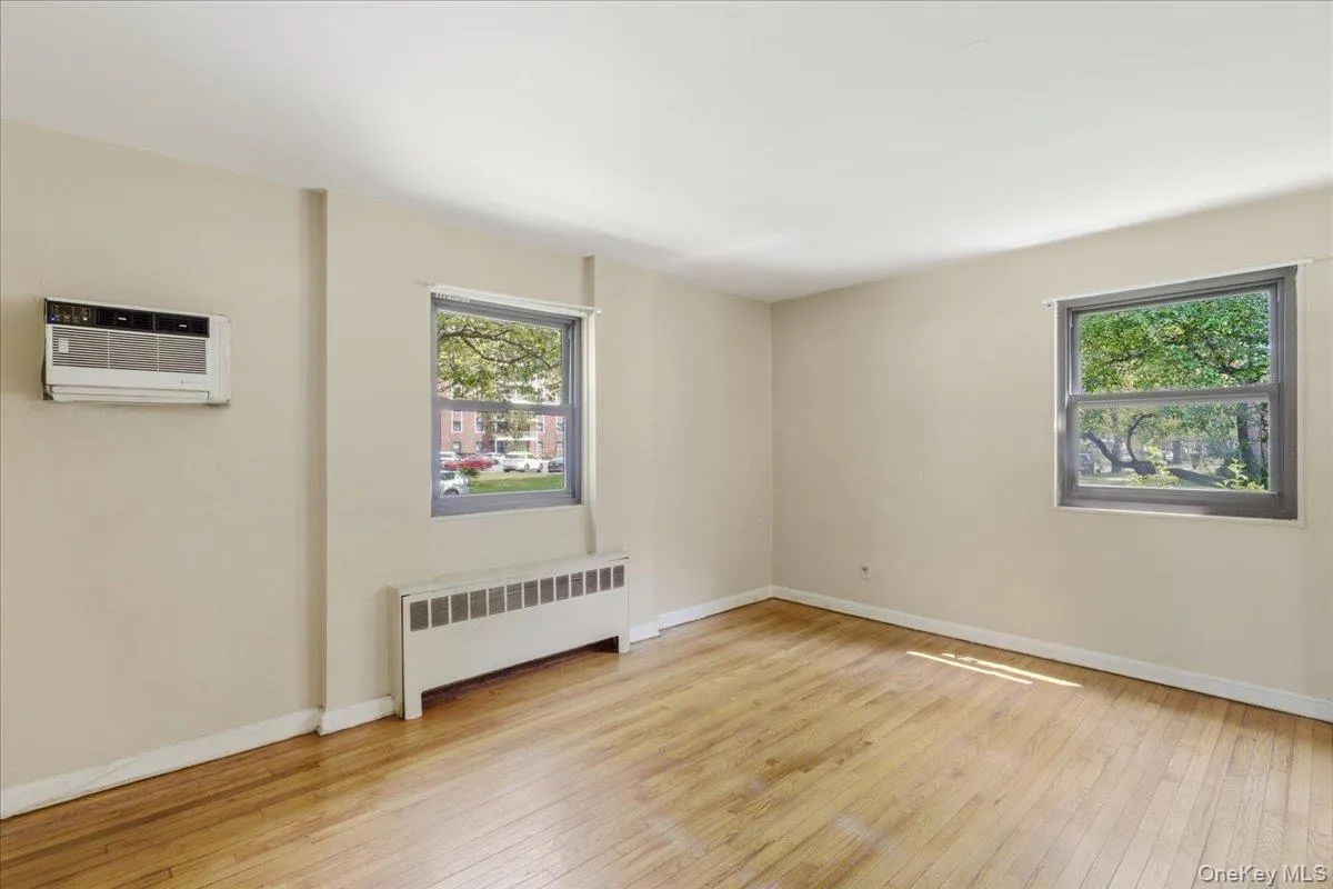 86-22 155th, New York, NY, 2 Bedrooms Bedrooms, 5 Rooms Rooms,1 BathroomBathrooms,Residential,For Rent,155th,0,1020971 86-22 155th, New York, NY, 2 Bedrooms Bedrooms, 5 Rooms Rooms,1 BathroomBathrooms,Residential,For Rent,155th,0,1020971