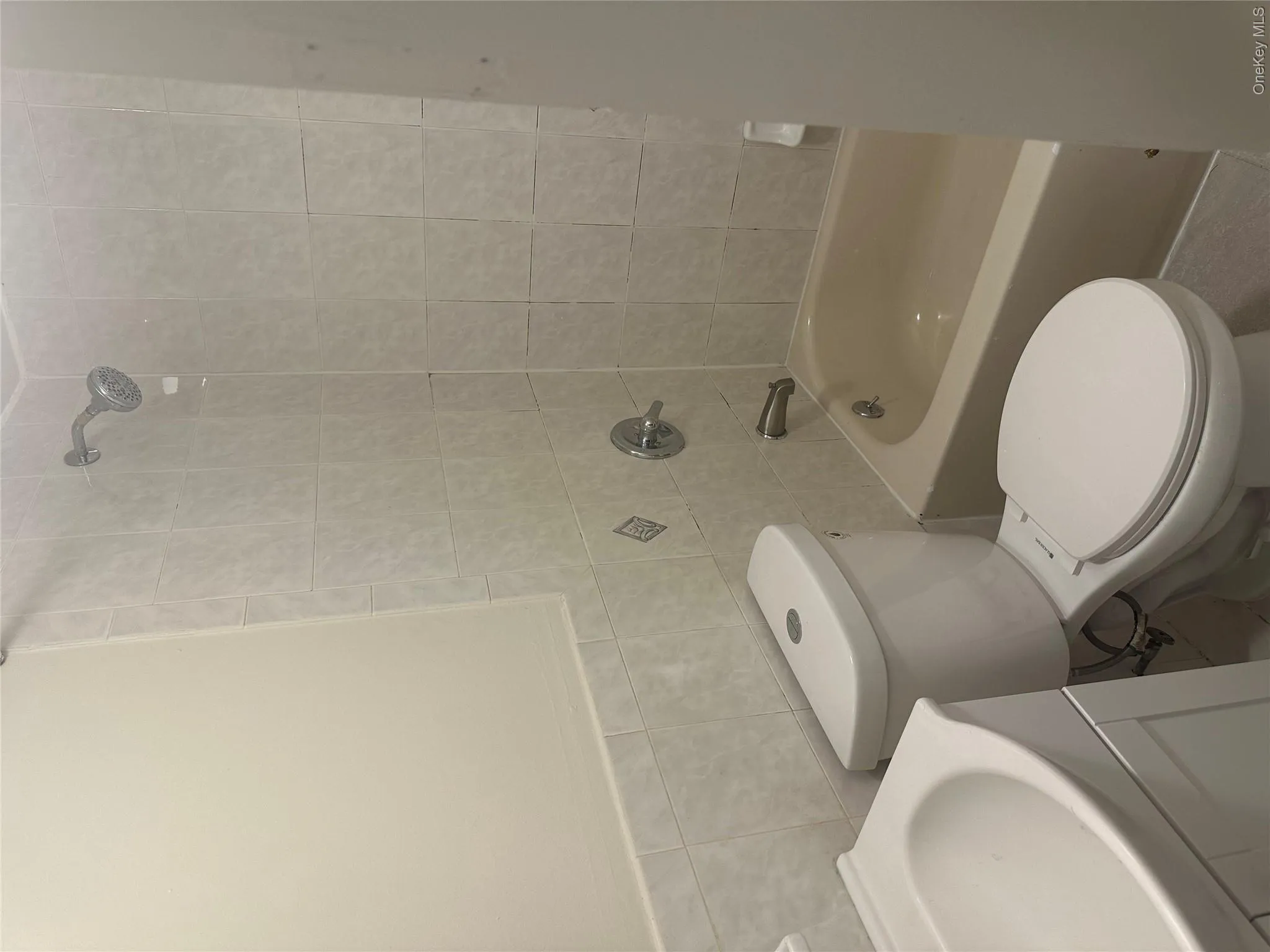 776 Lincoln Avenue, New York, NY, 3 Bedrooms Bedrooms, 6 Rooms Rooms,1 BathroomBathrooms,Residential Lease,For Rent,Lincoln,0,1020972 776 Lincoln Avenue, New York, NY, 3 Bedrooms Bedrooms, 6 Rooms Rooms,1 BathroomBathrooms,Residential Lease,For Rent,Lincoln,0,1020972