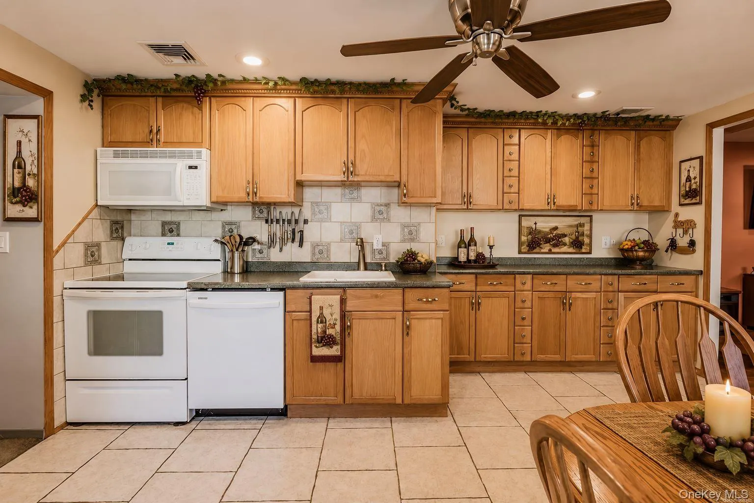 54 Champlin Street, Islip, NY, 3 Bedrooms Bedrooms, 6 Rooms Rooms,2 BathroomsBathrooms,Residential Lease,For Rent,Champlin,0,1020978 54 Champlin Street, Islip, NY, 3 Bedrooms Bedrooms, 6 Rooms Rooms,2 BathroomsBathrooms,Residential Lease,For Rent,Champlin,0,1020978