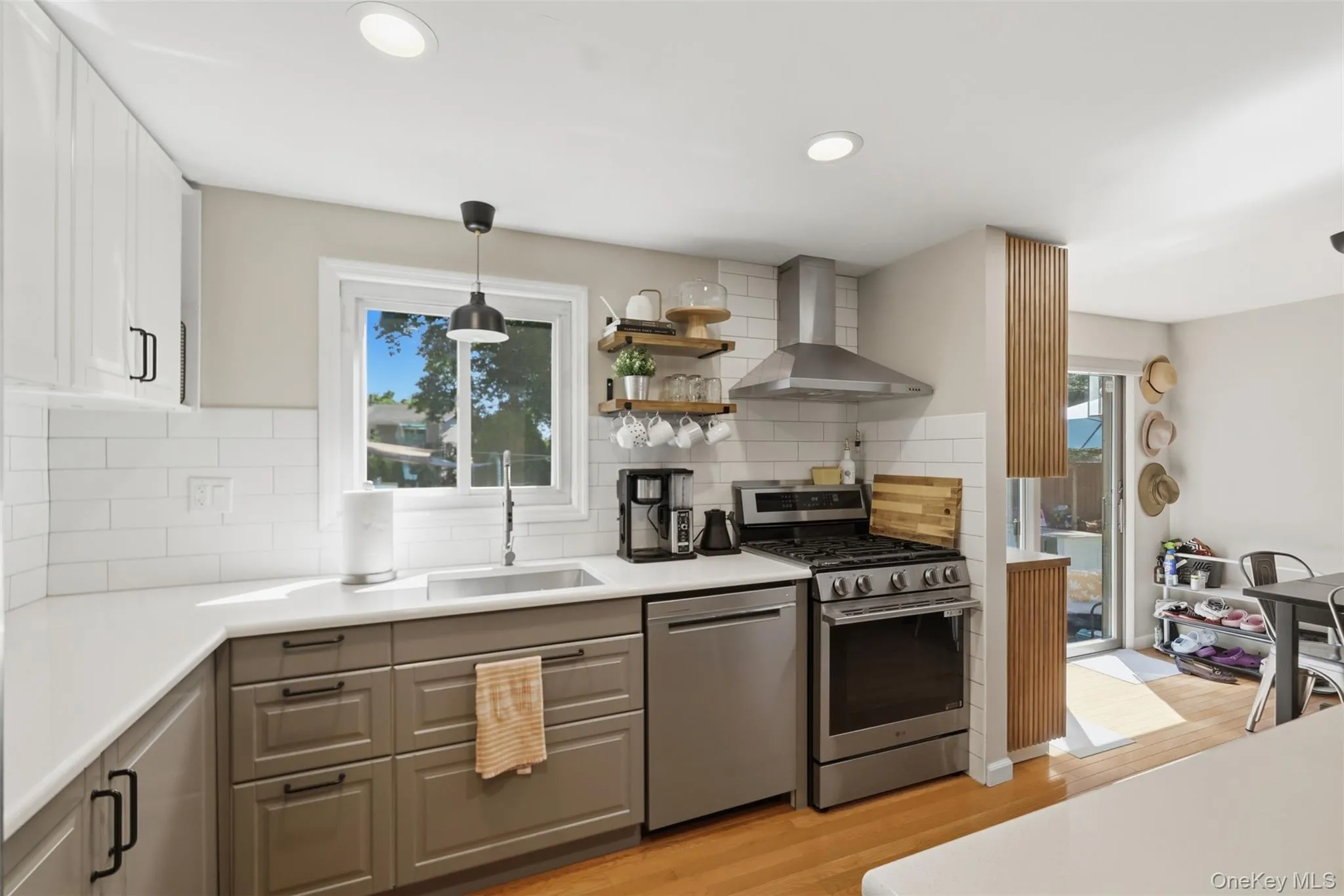 9 Homestead Lane, Clarkstown, NY, 3 Bedrooms Bedrooms, 7 Rooms Rooms,2 BathroomsBathrooms,Residential,For Rent,Homestead,0,1020980 9 Homestead Lane, Clarkstown, NY, 3 Bedrooms Bedrooms, 7 Rooms Rooms,2 BathroomsBathrooms,Residential,For Rent,Homestead,0,1020980