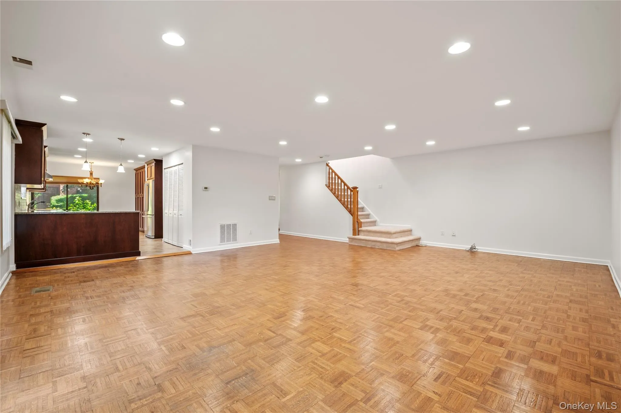 60 Pheasant Run, North Hempstead, NY, 3 Bedrooms Bedrooms, 8 Rooms Rooms,2 BathroomsBathrooms,Residential,For Rent,Pheasant,0,1020983 60 Pheasant Run, North Hempstead, NY, 3 Bedrooms Bedrooms, 8 Rooms Rooms,2 BathroomsBathrooms,Residential,For Rent,Pheasant,0,1020983