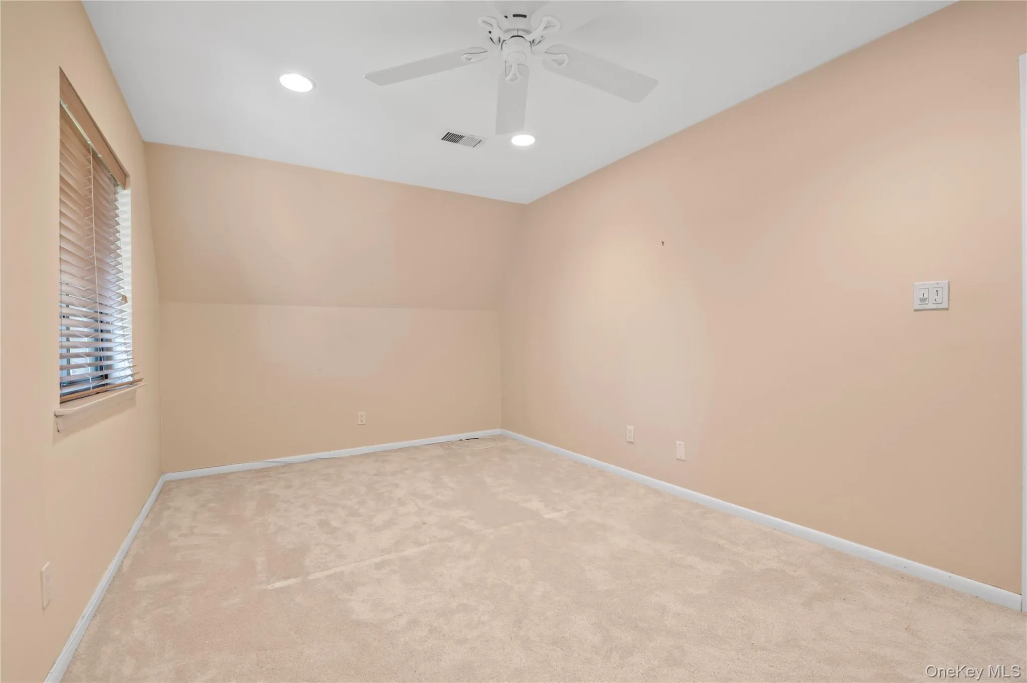 60 Pheasant Run, North Hempstead, NY, 3 Bedrooms Bedrooms, 8 Rooms Rooms,2 BathroomsBathrooms,Residential,For Rent,Pheasant,0,1020983 60 Pheasant Run, North Hempstead, NY, 3 Bedrooms Bedrooms, 8 Rooms Rooms,2 BathroomsBathrooms,Residential,For Rent,Pheasant,0,1020983