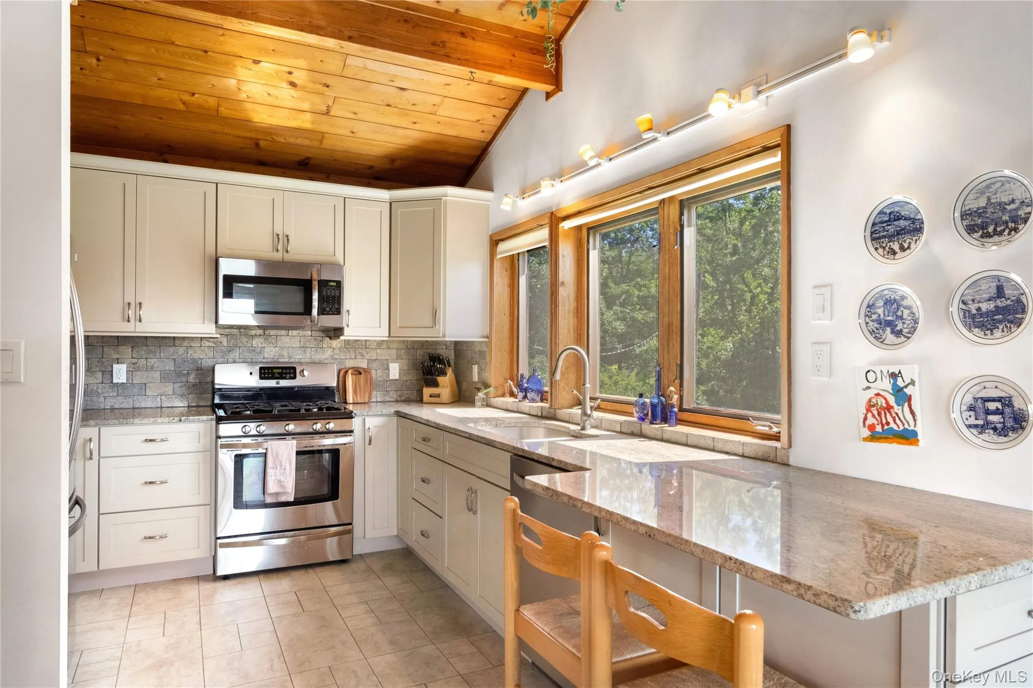 4 Bellview Drive, Clarkstown, NY, 4 Bedrooms Bedrooms, 12 Rooms Rooms,2 BathroomsBathrooms,Residential,For Rent,Bellview,0,1020986 4 Bellview Drive, Clarkstown, NY, 4 Bedrooms Bedrooms, 12 Rooms Rooms,2 BathroomsBathrooms,Residential,For Rent,Bellview,0,1020986