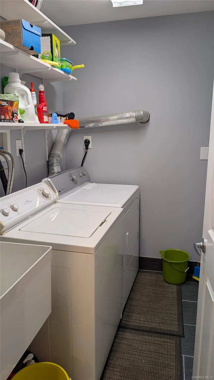 7 Oaktree Lane, Huntington, NY, 4 Bedrooms Bedrooms, 9 Rooms Rooms,2 BathroomsBathrooms,Residential,For Rent,Oaktree,0,1020994 7 Oaktree Lane, Huntington, NY, 4 Bedrooms Bedrooms, 9 Rooms Rooms,2 BathroomsBathrooms,Residential,For Rent,Oaktree,0,1020994