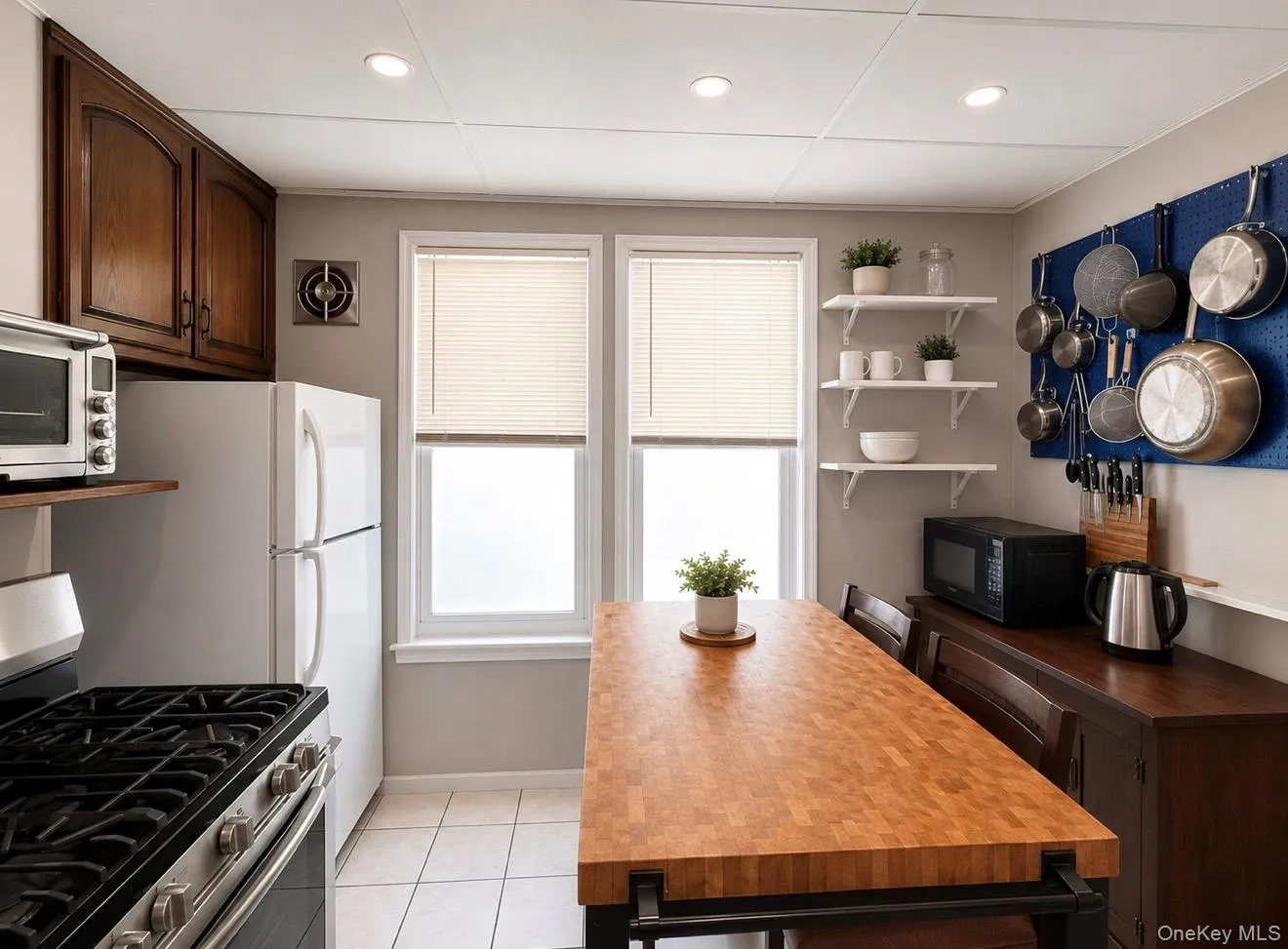 5985 57th Drive, New York, NY, 2 Bedrooms Bedrooms, 5 Rooms Rooms,1 BathroomBathrooms,Residential Lease,For Rent,57th,0,1021012 5985 57th Drive, New York, NY, 2 Bedrooms Bedrooms, 5 Rooms Rooms,1 BathroomBathrooms,Residential Lease,For Rent,57th,0,1021012