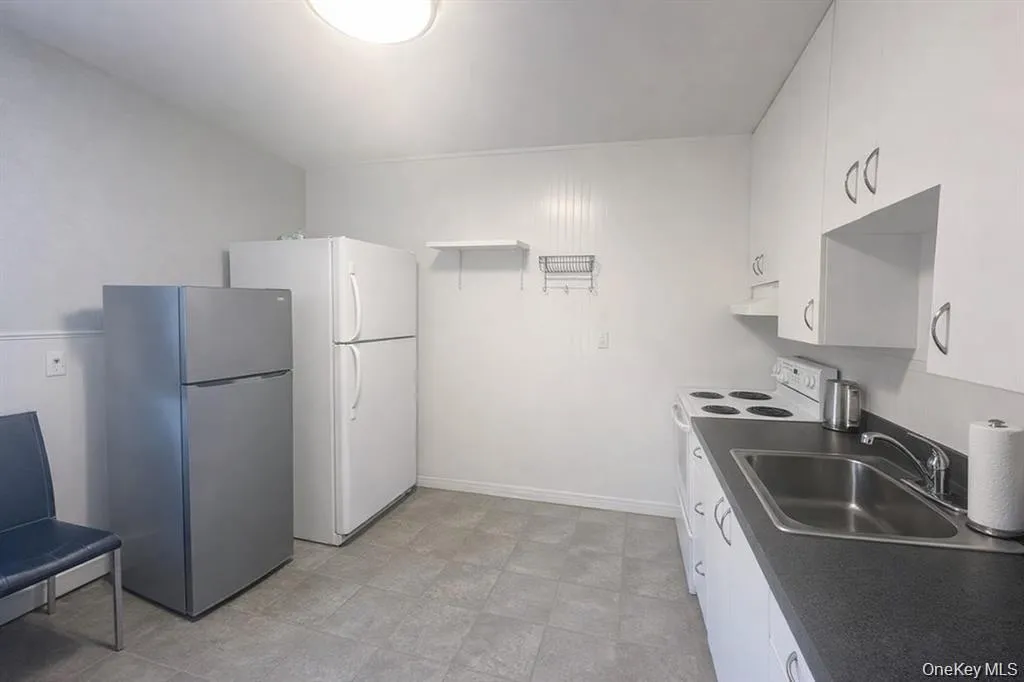 187 Horseblock Road, Brookhaven, NY, 4 Bedrooms Bedrooms, 8 Rooms Rooms,2 BathroomsBathrooms,Residential,For Rent,Horseblock,0,1021018 187 Horseblock Road, Brookhaven, NY, 4 Bedrooms Bedrooms, 8 Rooms Rooms,2 BathroomsBathrooms,Residential,For Rent,Horseblock,0,1021018