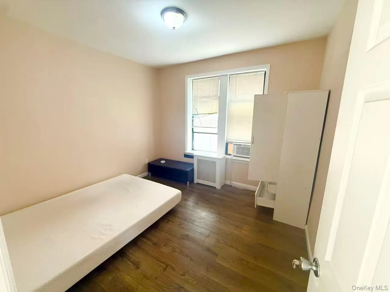 13257 Maple Avenue, New York, NY, 3 Bedrooms Bedrooms, 5 Rooms Rooms,1 BathroomBathrooms,Residential Lease,For Rent,Maple,0,1021021 13257 Maple Avenue, New York, NY, 3 Bedrooms Bedrooms, 5 Rooms Rooms,1 BathroomBathrooms,Residential Lease,For Rent,Maple,0,1021021