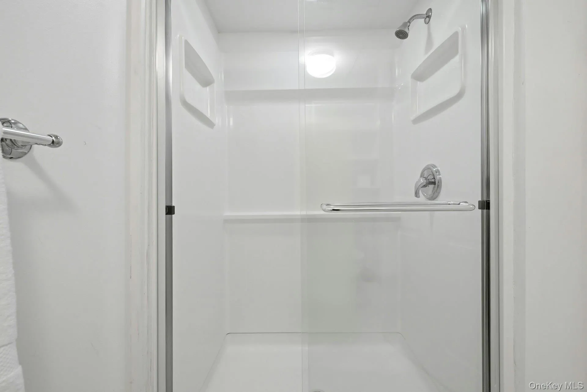 4 Bayview Drive, Huntington, NY, 4 Bedrooms Bedrooms, 9 Rooms Rooms,2 BathroomsBathrooms,Residential,For Rent,Bayview,0,1021025 4 Bayview Drive, Huntington, NY, 4 Bedrooms Bedrooms, 9 Rooms Rooms,2 BathroomsBathrooms,Residential,For Rent,Bayview,0,1021025