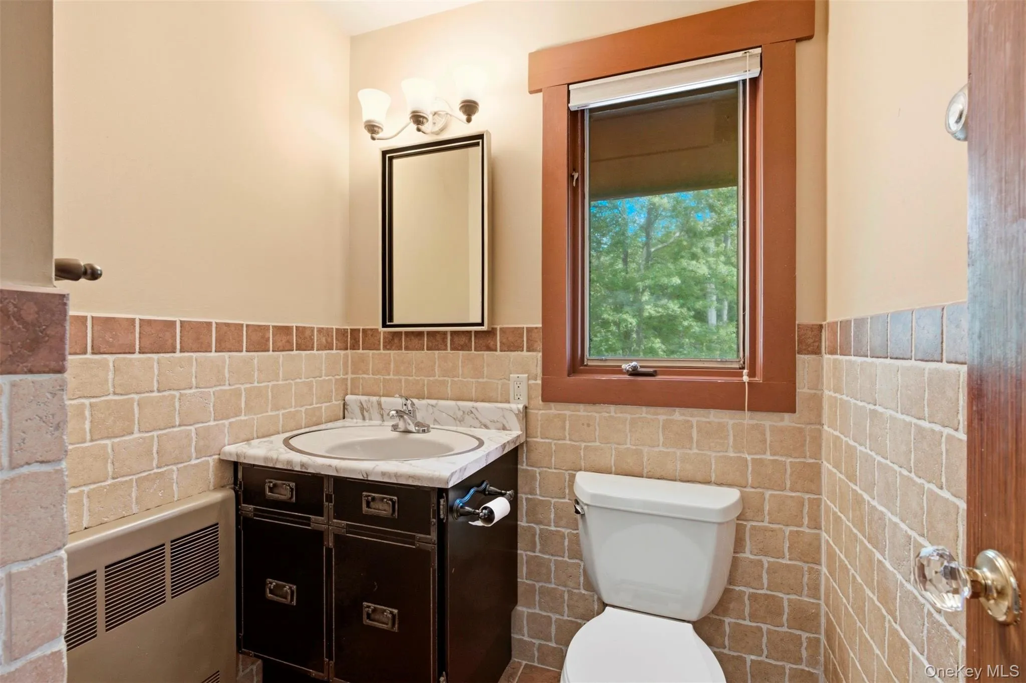 2nd Fl Full En-Suite Bathroom 2nd Fl Full En-Suite Bathroom