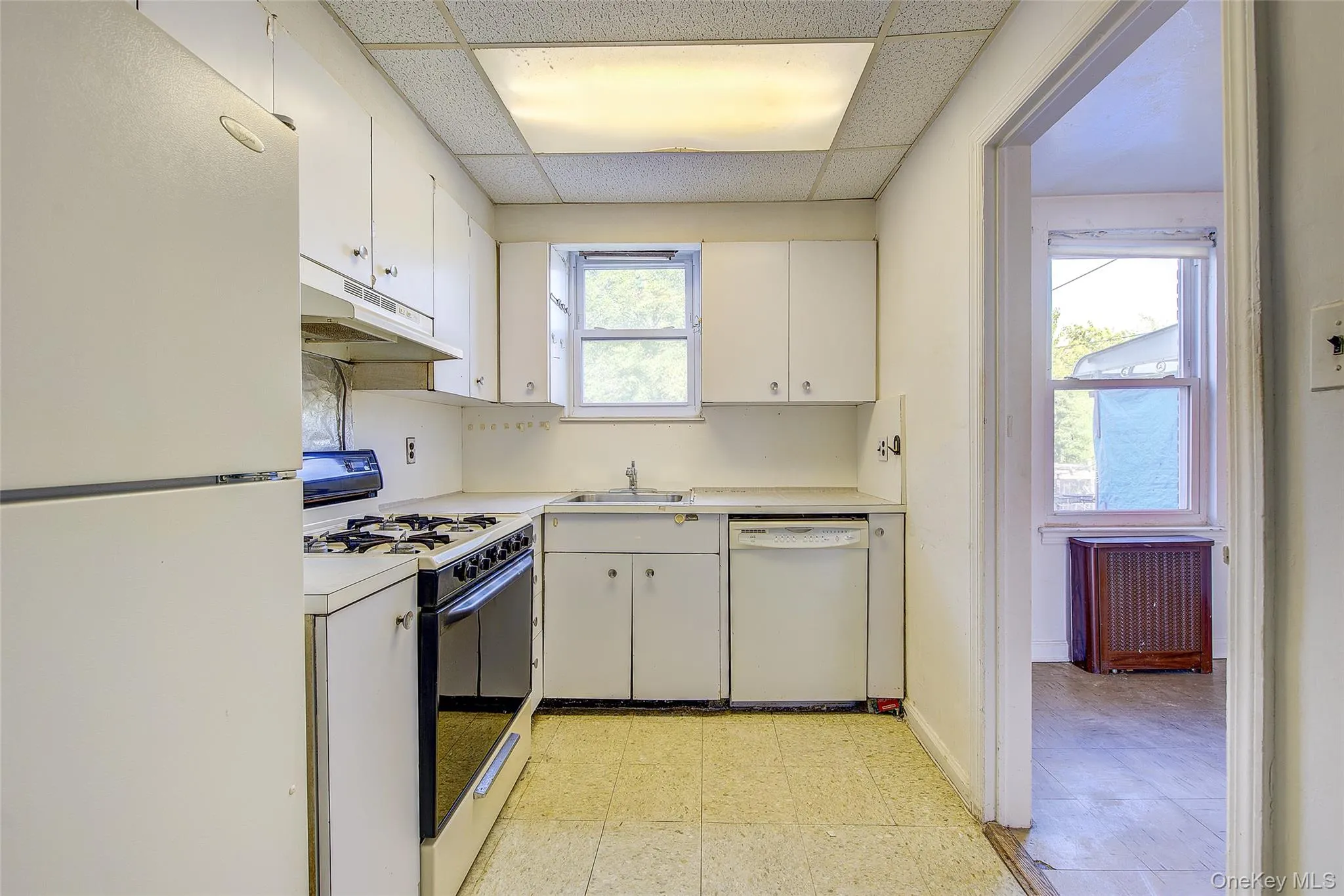 53-21 194th Street, New York, NY, 3 Bedrooms Bedrooms, 6 Rooms Rooms,1 BathroomBathrooms,Residential,For Rent,194th,0,1021035 53-21 194th Street, New York, NY, 3 Bedrooms Bedrooms, 6 Rooms Rooms,1 BathroomBathrooms,Residential,For Rent,194th,0,1021035