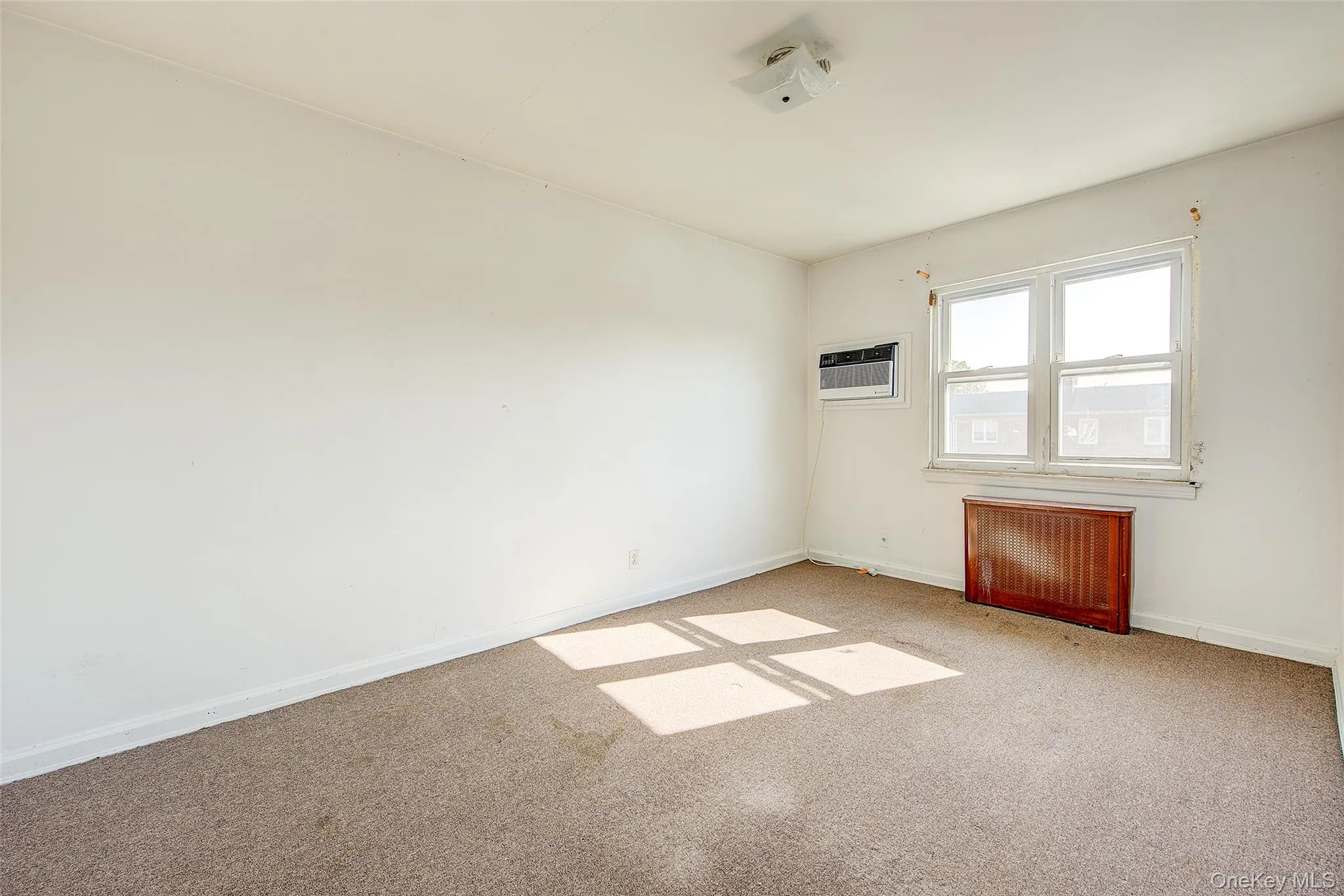 53-21 194th Street, New York, NY, 3 Bedrooms Bedrooms, 6 Rooms Rooms,1 BathroomBathrooms,Residential,For Rent,194th,0,1021035 53-21 194th Street, New York, NY, 3 Bedrooms Bedrooms, 6 Rooms Rooms,1 BathroomBathrooms,Residential,For Rent,194th,0,1021035