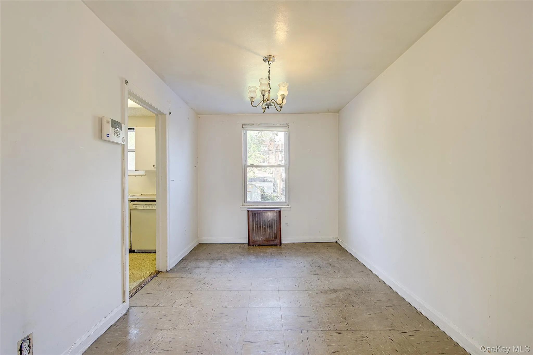 53-21 194th Street, New York, NY, 3 Bedrooms Bedrooms, 6 Rooms Rooms,1 BathroomBathrooms,Residential,For Rent,194th,0,1021035 53-21 194th Street, New York, NY, 3 Bedrooms Bedrooms, 6 Rooms Rooms,1 BathroomBathrooms,Residential,For Rent,194th,0,1021035