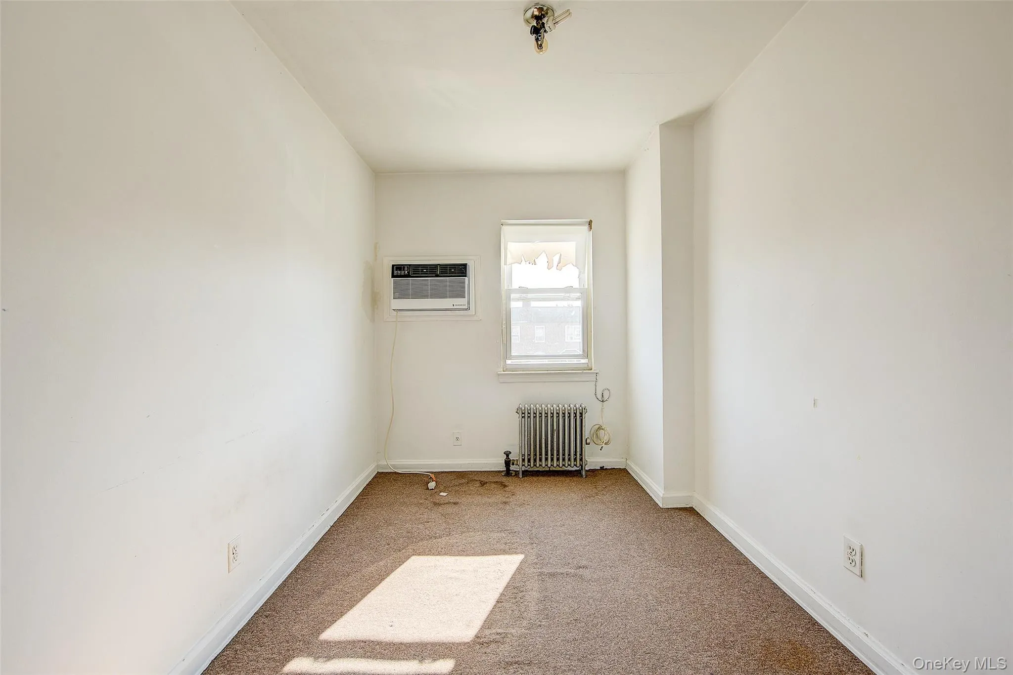 53-21 194th Street, New York, NY, 3 Bedrooms Bedrooms, 6 Rooms Rooms,1 BathroomBathrooms,Residential,For Rent,194th,0,1021035 53-21 194th Street, New York, NY, 3 Bedrooms Bedrooms, 6 Rooms Rooms,1 BathroomBathrooms,Residential,For Rent,194th,0,1021035
