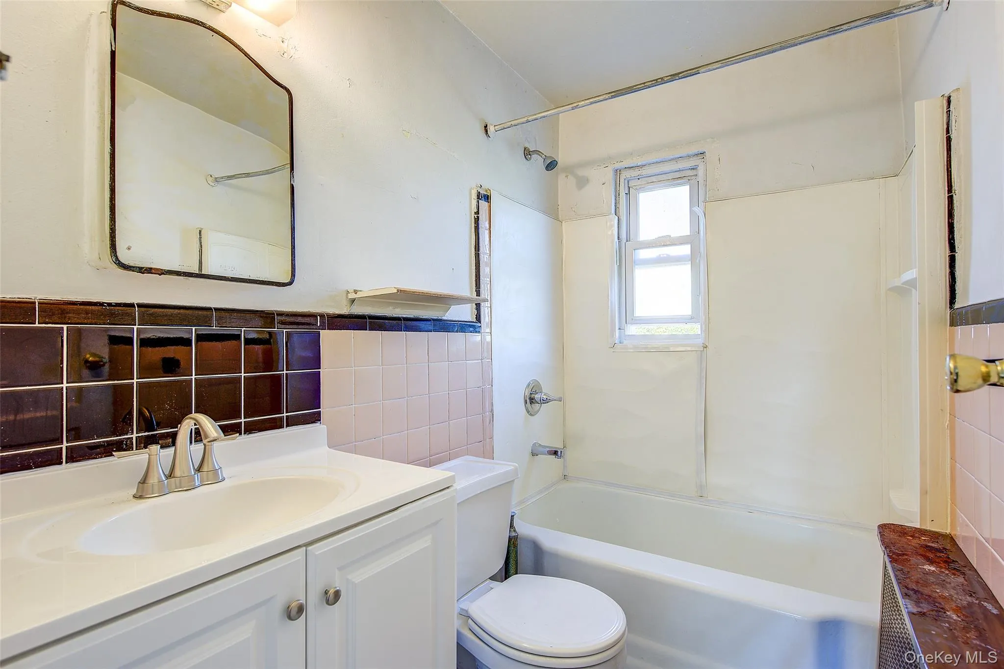 53-21 194th Street, New York, NY, 3 Bedrooms Bedrooms, 6 Rooms Rooms,1 BathroomBathrooms,Residential,For Rent,194th,0,1021035 53-21 194th Street, New York, NY, 3 Bedrooms Bedrooms, 6 Rooms Rooms,1 BathroomBathrooms,Residential,For Rent,194th,0,1021035